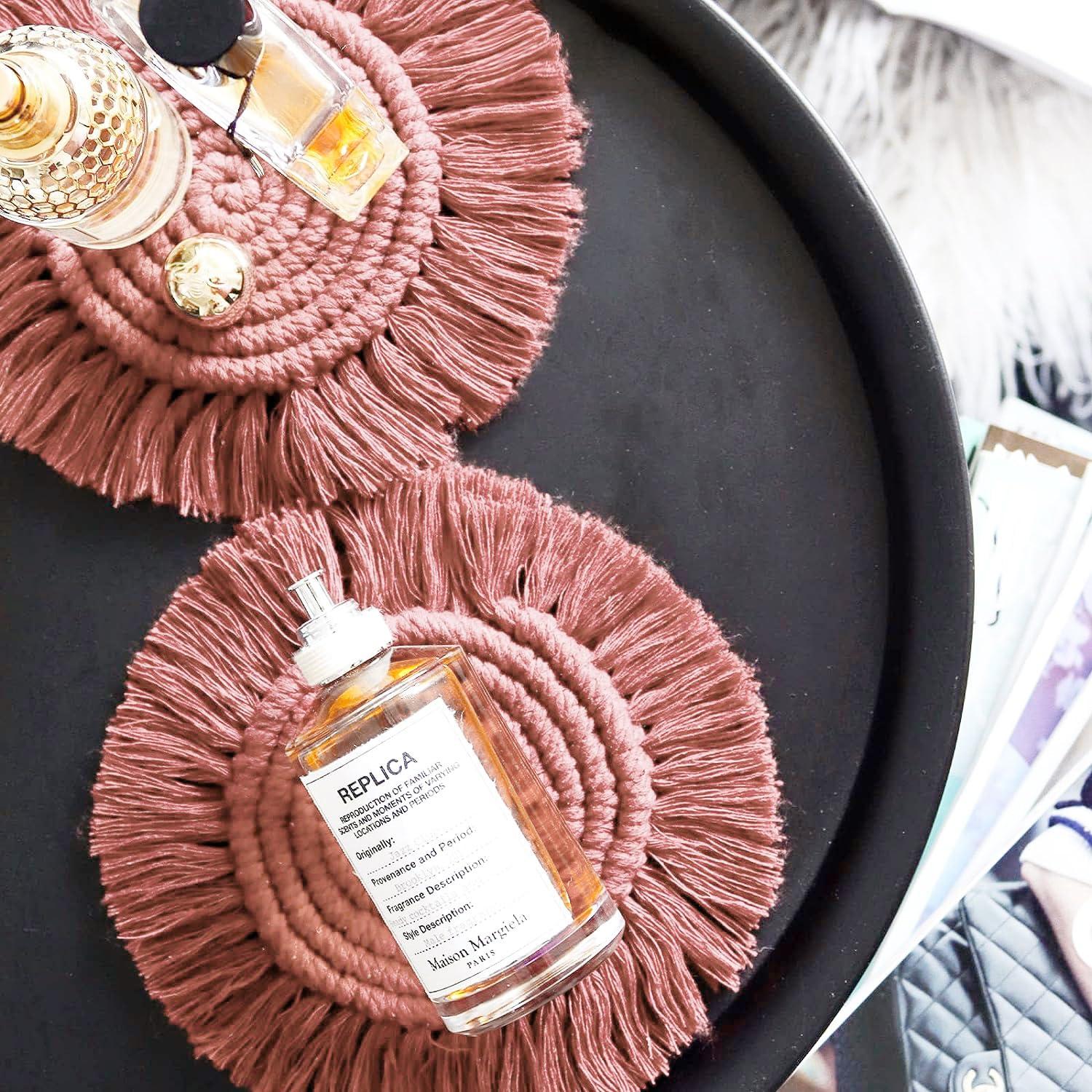 2 Posavasos Bohemios de Macramé para Bebidas, Posavasos Absorbentes con Borla, Posavasos Redondos de Algodón Hechos a Mano de 7 Pulgadas para Mesa de Escritorio, Cocina, Oficina, Hogar, Bar, Protección de Mesa, Regalo de Inauguración de la Casa, Rosa