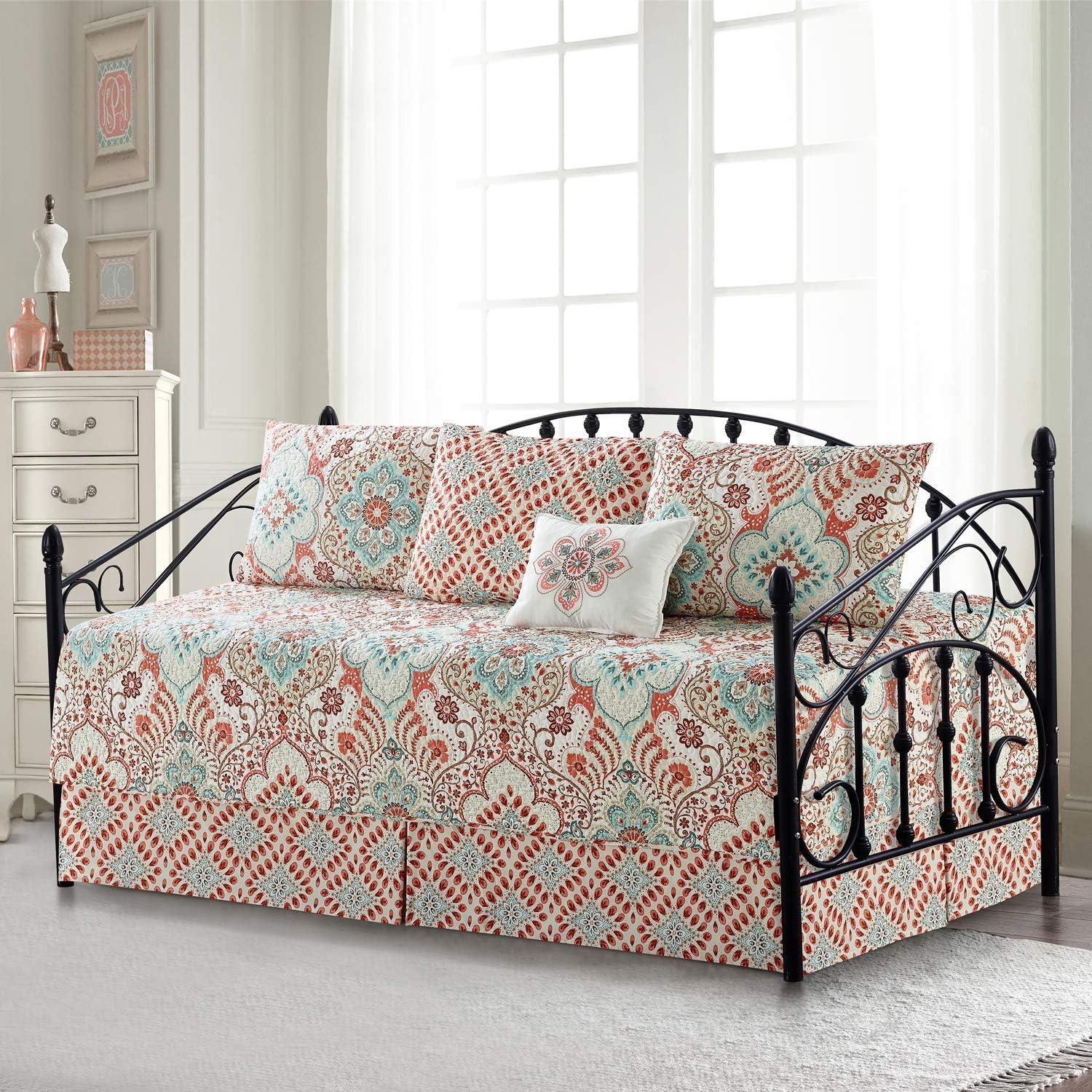 Home Soft Things Charleston Prints Quilted Geometric Shapes Quilt Set