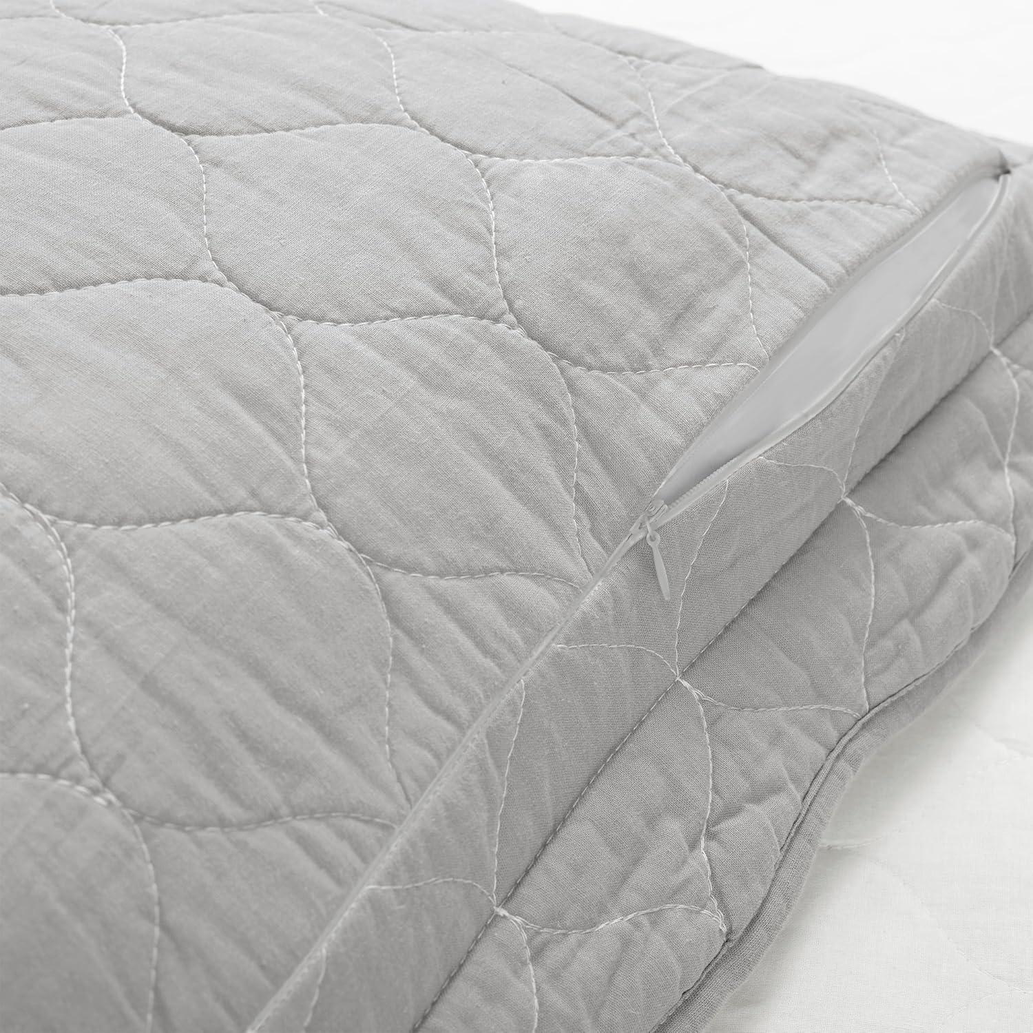 Lush Decor Coastal Chic Scallop Edge Reversible Quilt Set Gray/White 3 Piece Set Full/Queen - Soft Elegant Affordable Luxury Bedding Set