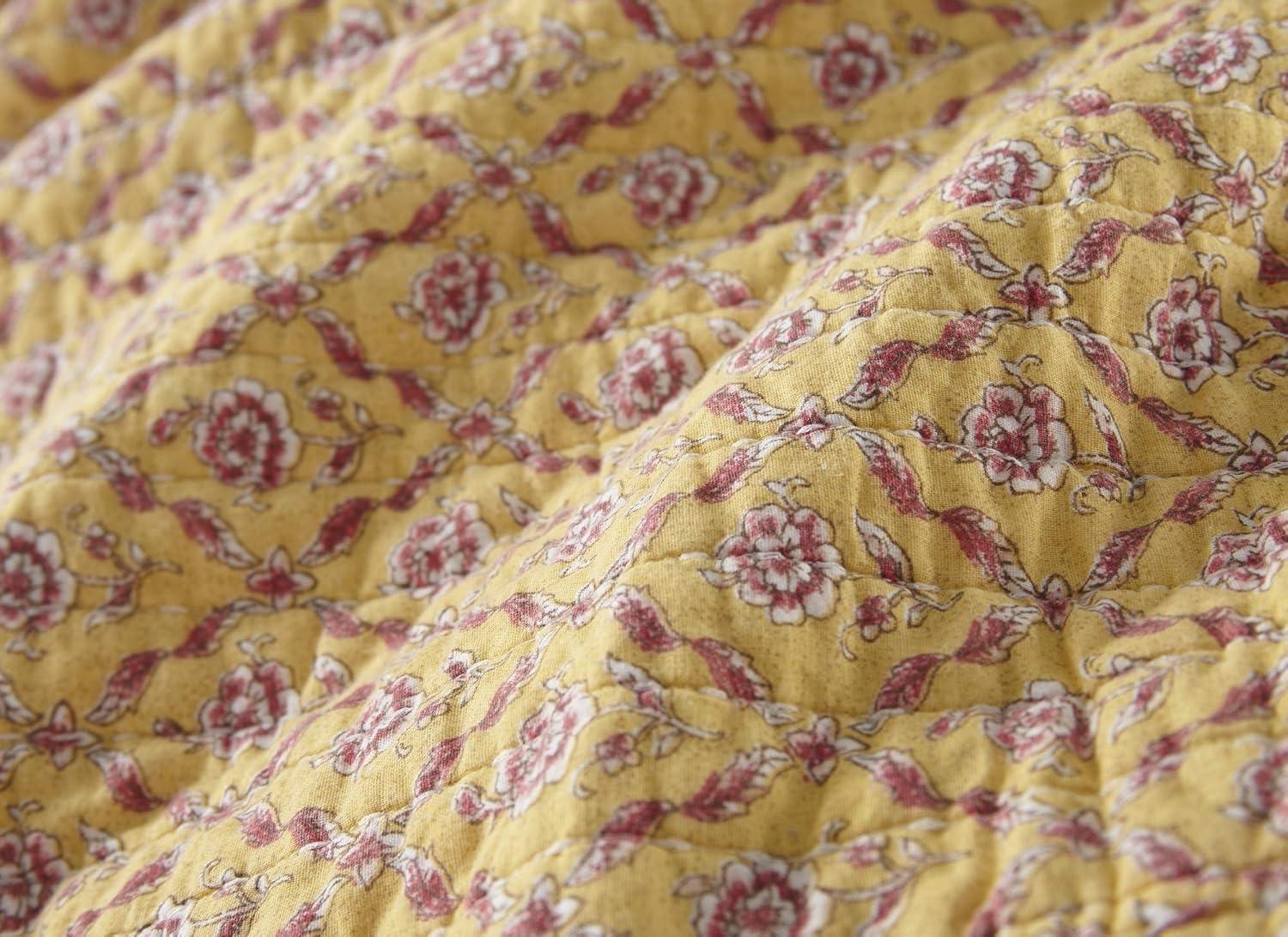 Chezmoi Collection Beige/Red Cotton Reversible Quilt Set