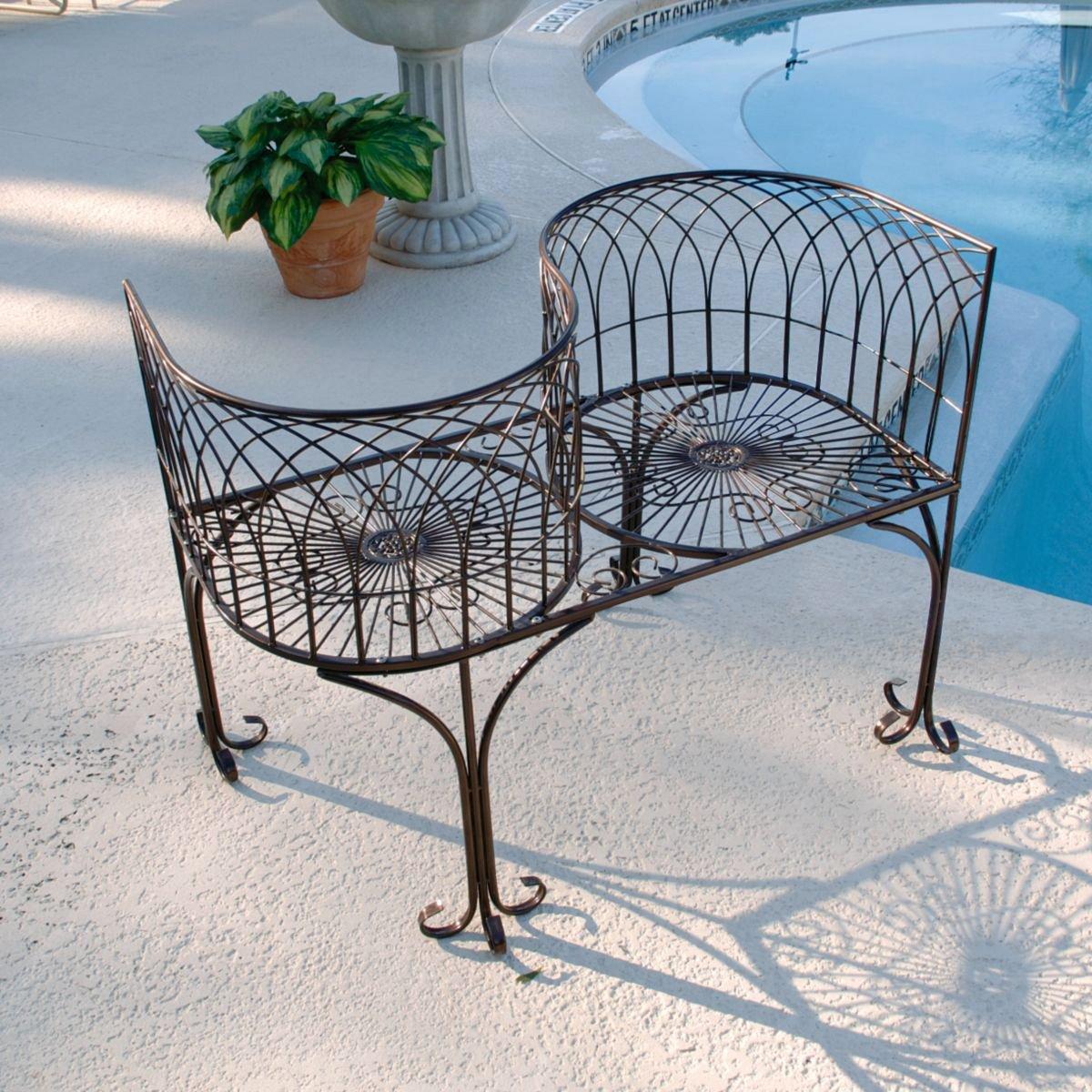 Design Toscano Tete a Tete Kissing Metal Garden Bench