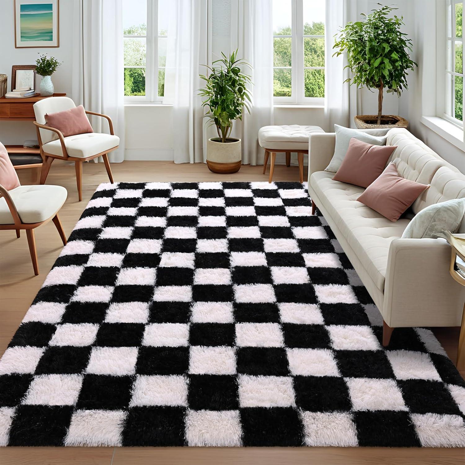 Corrigan Studio® Haylee Super Lightweight Plastic Straw Rug Checkered Black/White Outdoor Area Rug