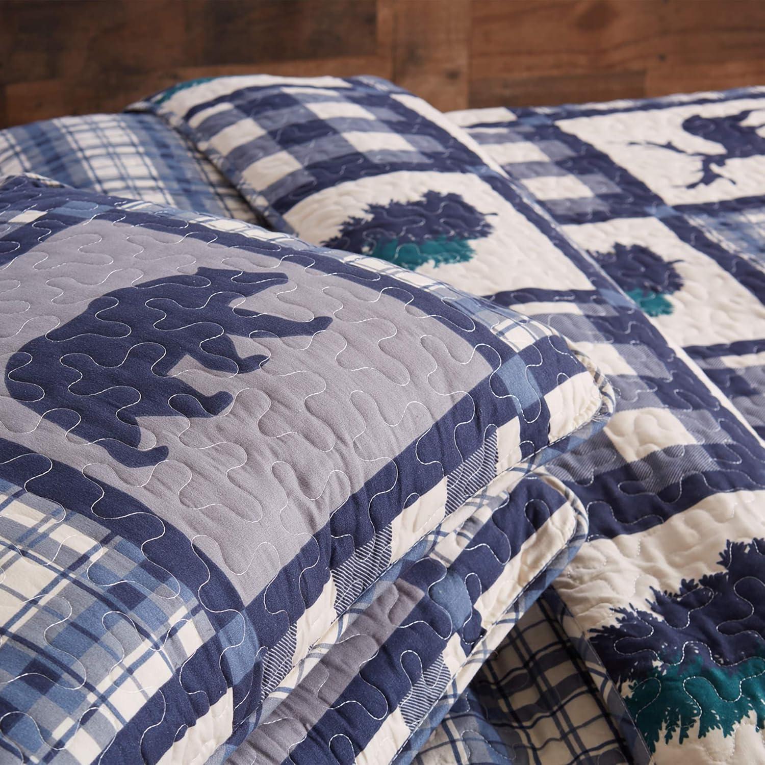 Great Bay Home Rustic Lodge All-Season Reversible Quilt Set With Shams (Full / Queen, Navy / Grey)