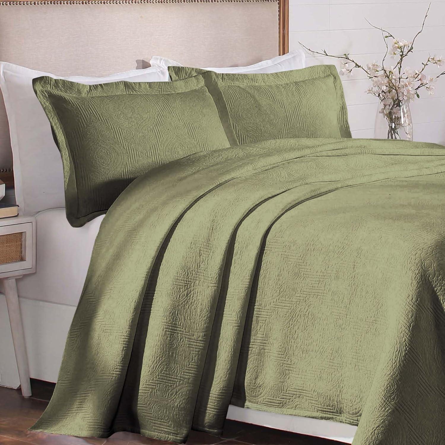 Superior Victory Cotton Matelasse Scrolling Medallion Breathable Bedspread With Pillow Sham Set