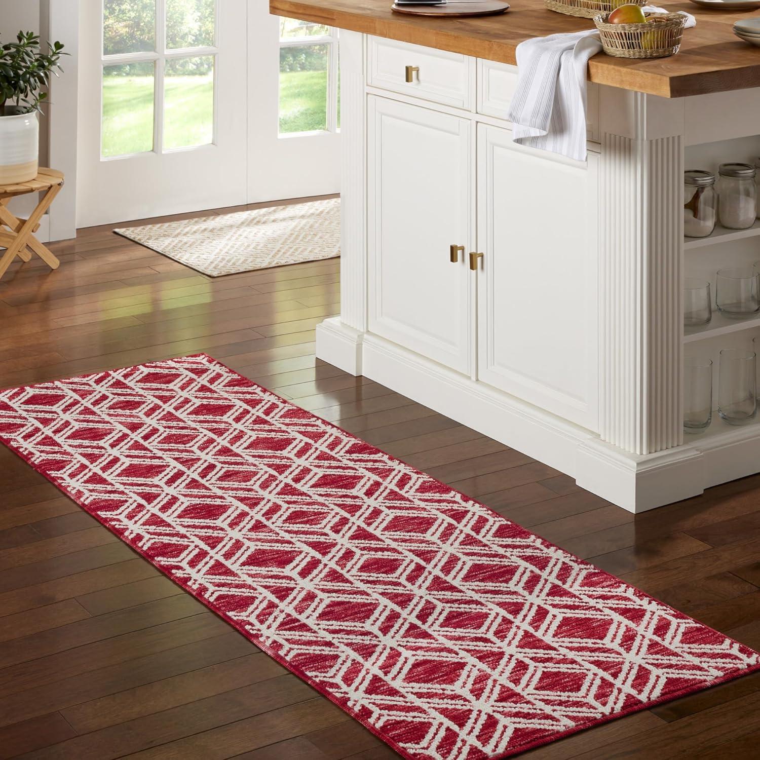 Town & Country Living TOWN & COUNTRY EVERYDAY Walker Modern Diamond Everwash Non-Slip Backing Kitchen Mat