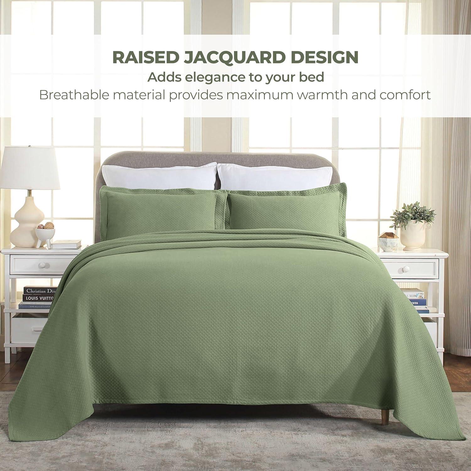 Superior Lightweight Cotton Modern Solid 4-Piece Bedspread Set, King, Sage