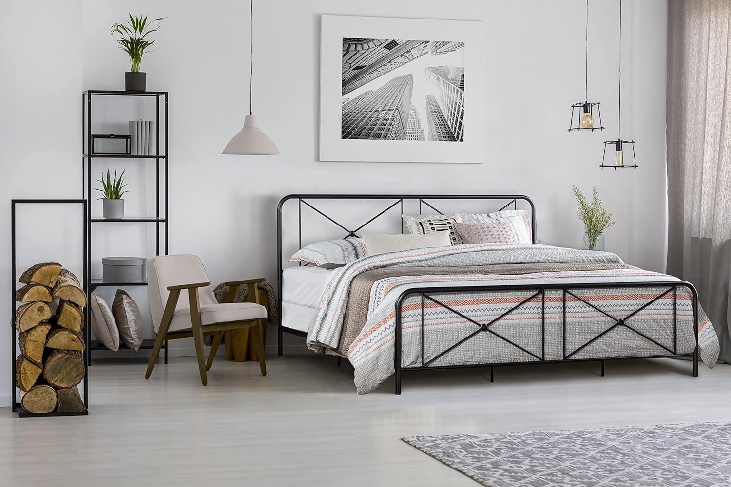 Hillsdale Furniture Williamsburg Geometric Design Metal King Bed, Black Sparkle