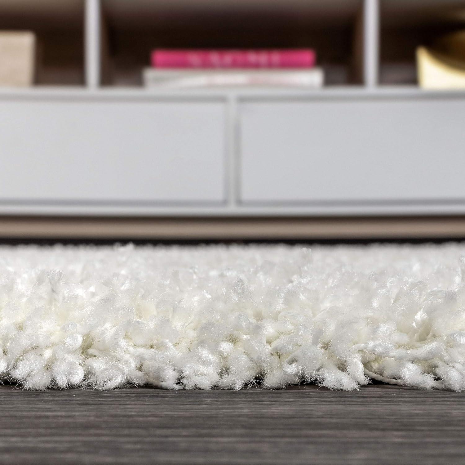 5'x8' Mercer Shag Plush Area Rug, White - JONATHAN Y