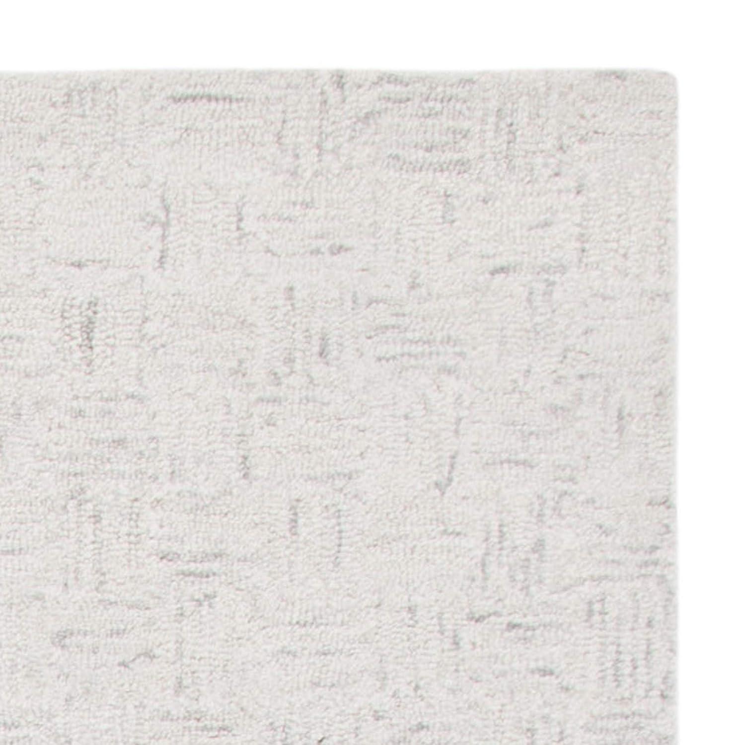 Micro-Loop MLP537 Hand Tufted Indoor Accent Rug - Light Grey/Ivory - 4'x6' - Safavieh