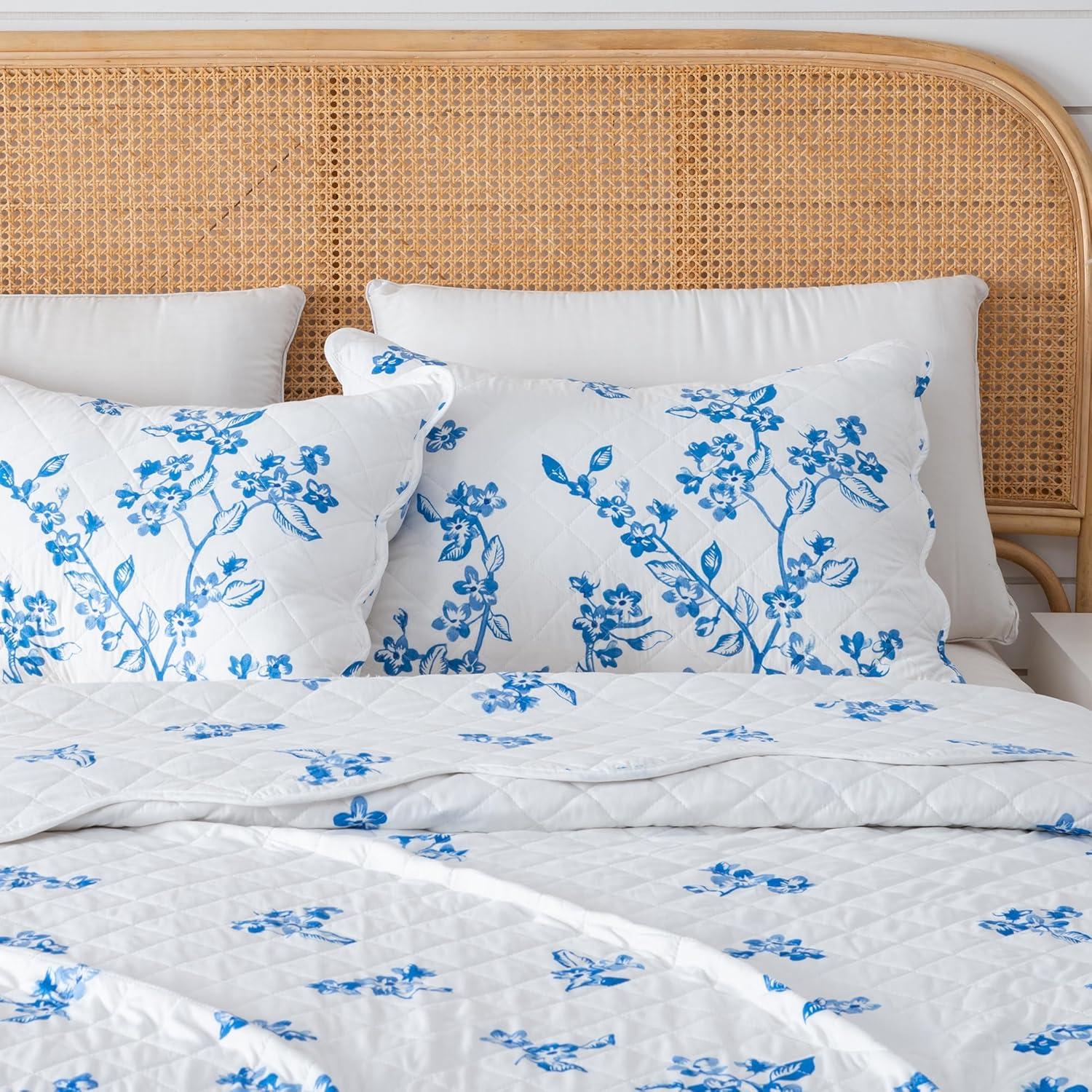 Blue and White Floral Microfiber Full Quilt Set