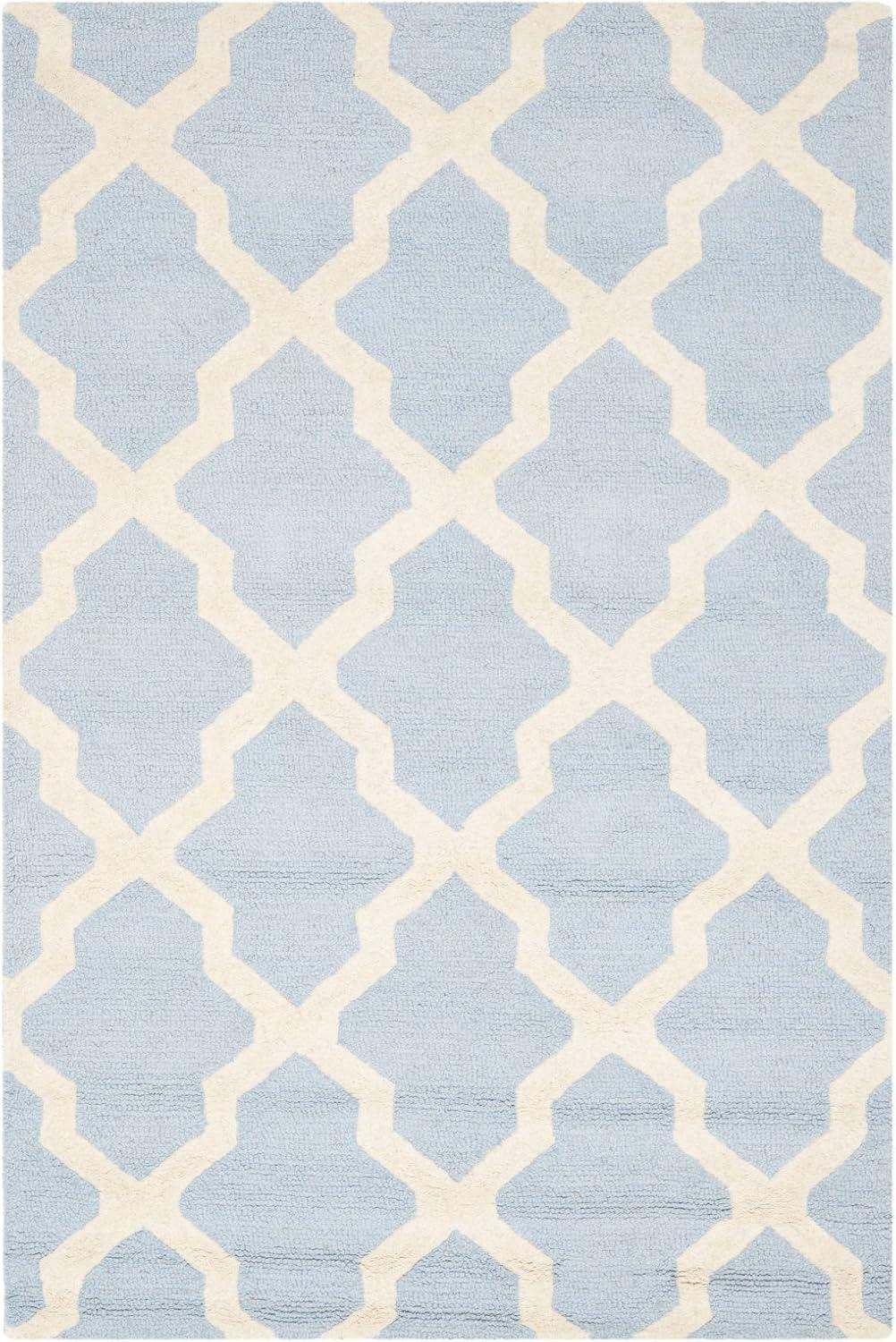 Handmade Light Green and Ivory Wool Trellis Area Rug, 5' x 8'