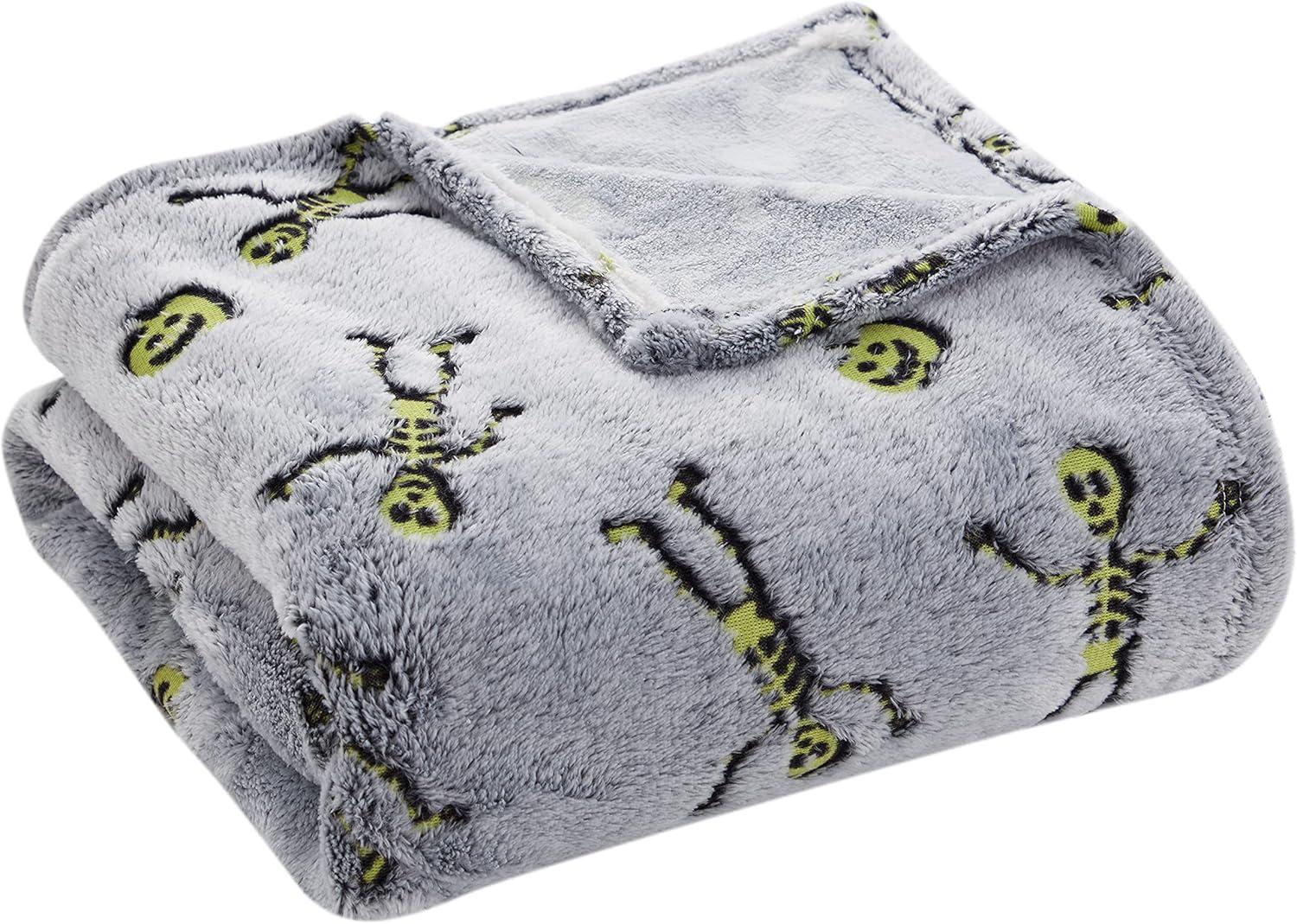 Serafina Home Halloween Glow in The Dark Throw Blanket: Skeletons and Jack O Lantern Pumpkins on Grey Velvet Fleece for Sofa Bed Couch Chair Dorm