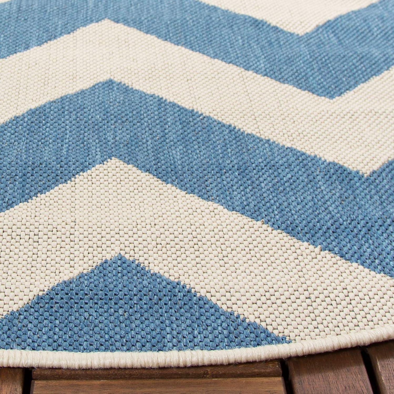 Safavieh Courtyard Bailey Chevron Indoor/Outdoor Area Rug, 4' x 4' Round, Blue/Beige