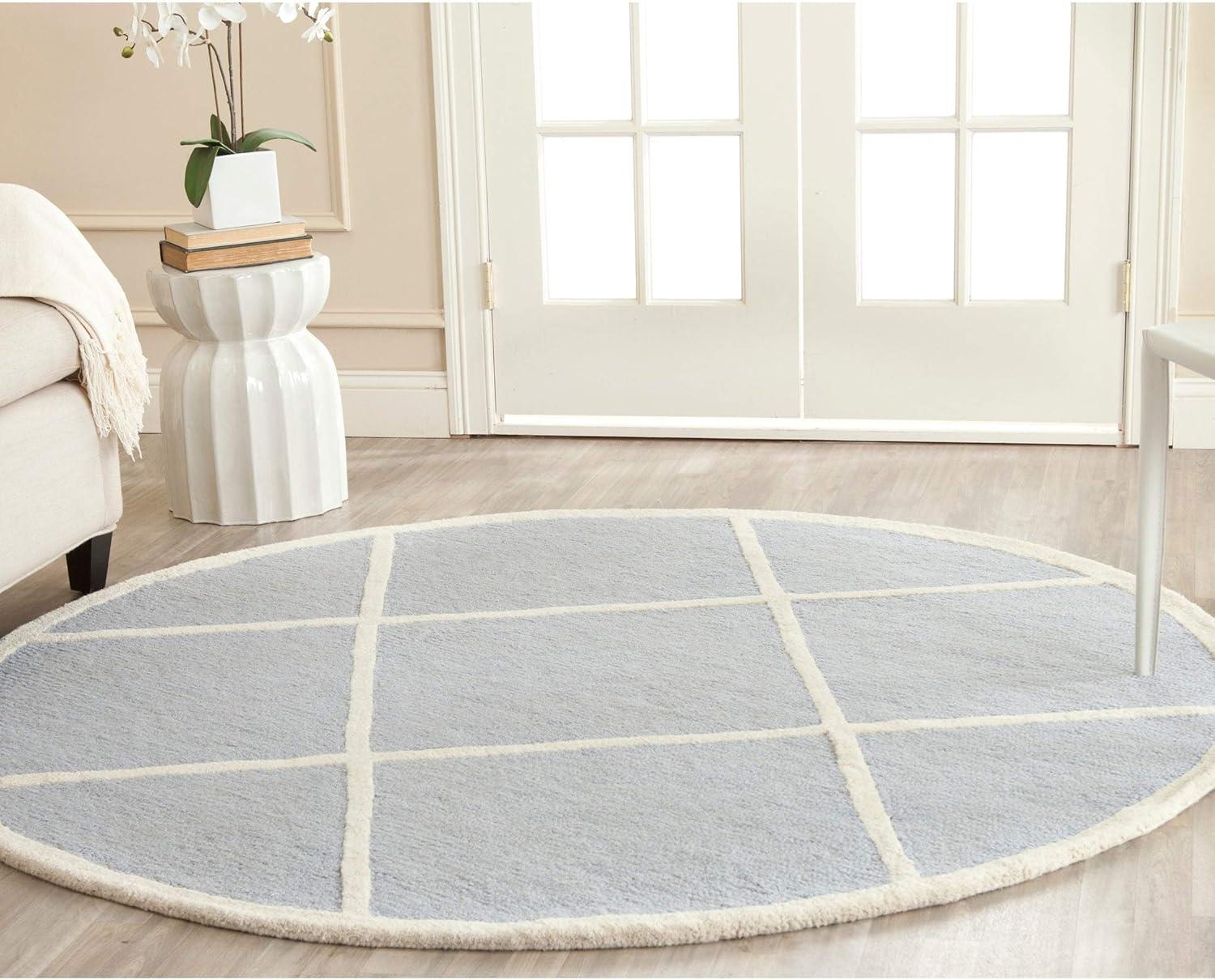 SAFAVIEH Cambridge Kennedy Geometric Diamonds Wool Area Rug, Light Blue/Ivory, 2' x 3'