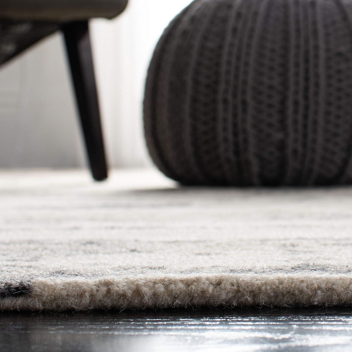 Safavieh Jahiem Hand Tufted Wool Abstract Rug