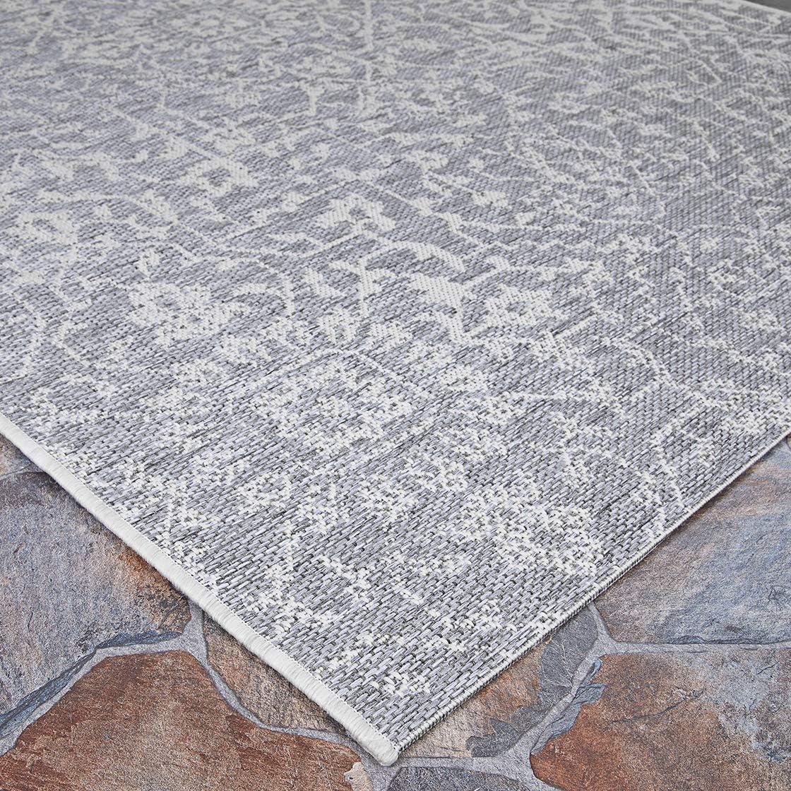 Couristan Monte Carlo Palmette Indoor/Outdoor Area Rug, 3'9" x 5'5", Grey-Ivory