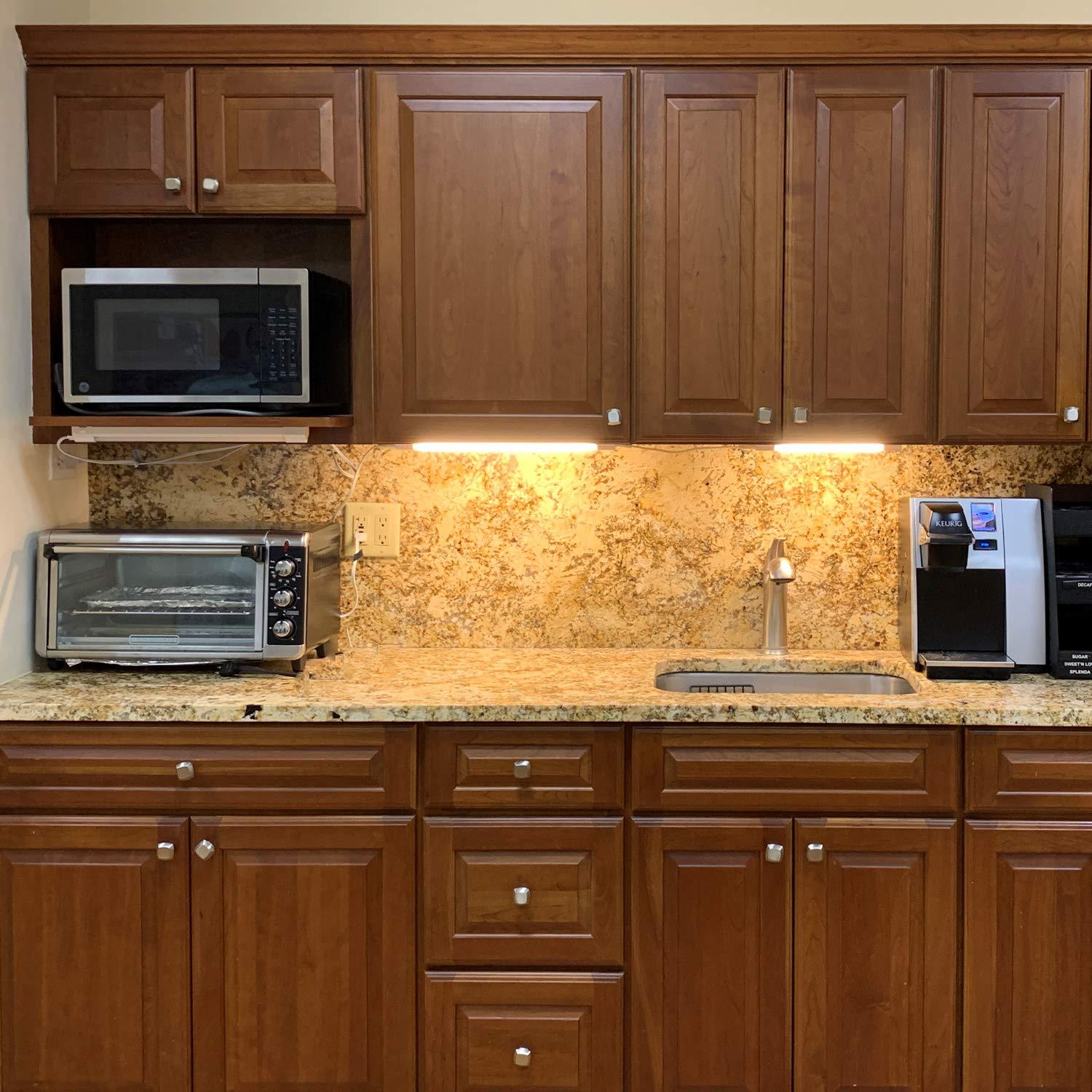 Maxxima 18 inch LED Under Cabinet Light 900 Lumens Warm White 3000K White On Off Switch Plug in