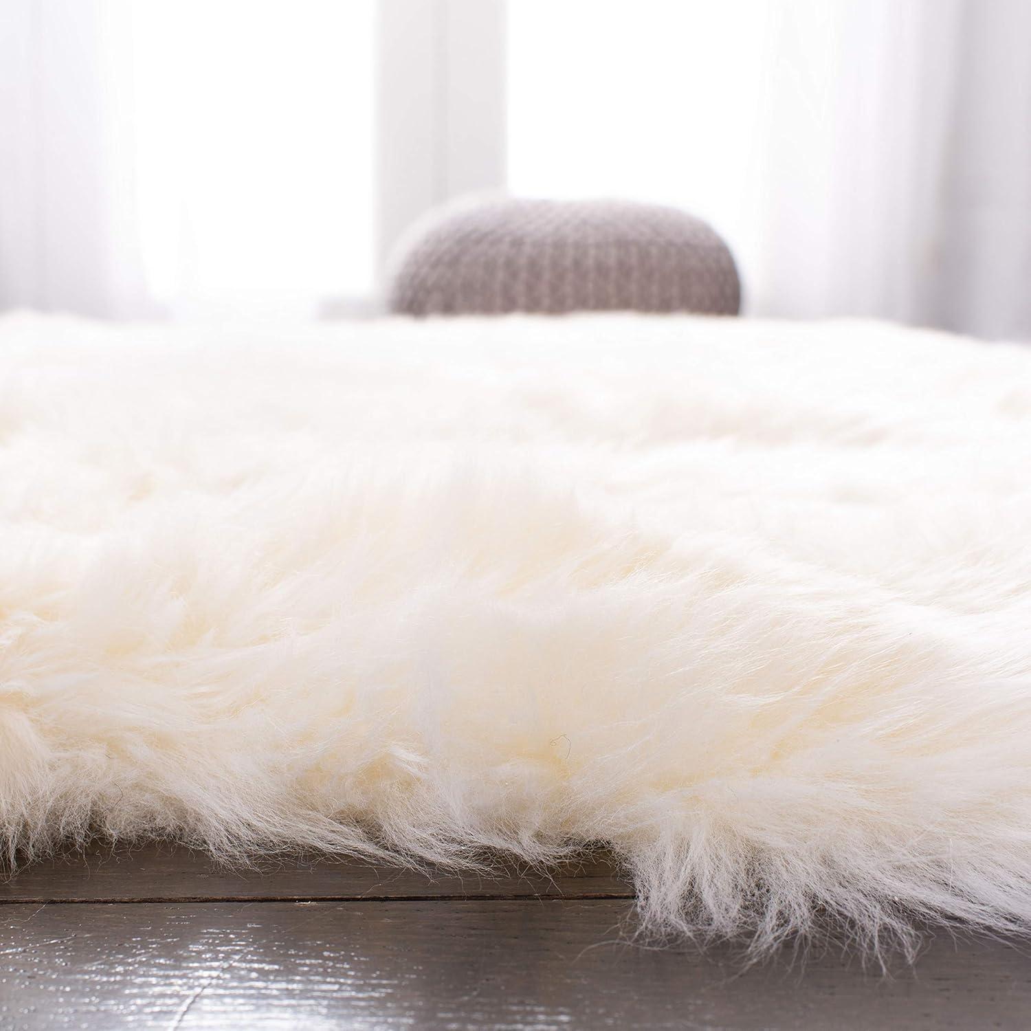 Safavieh SHS121A Sheep Skin White