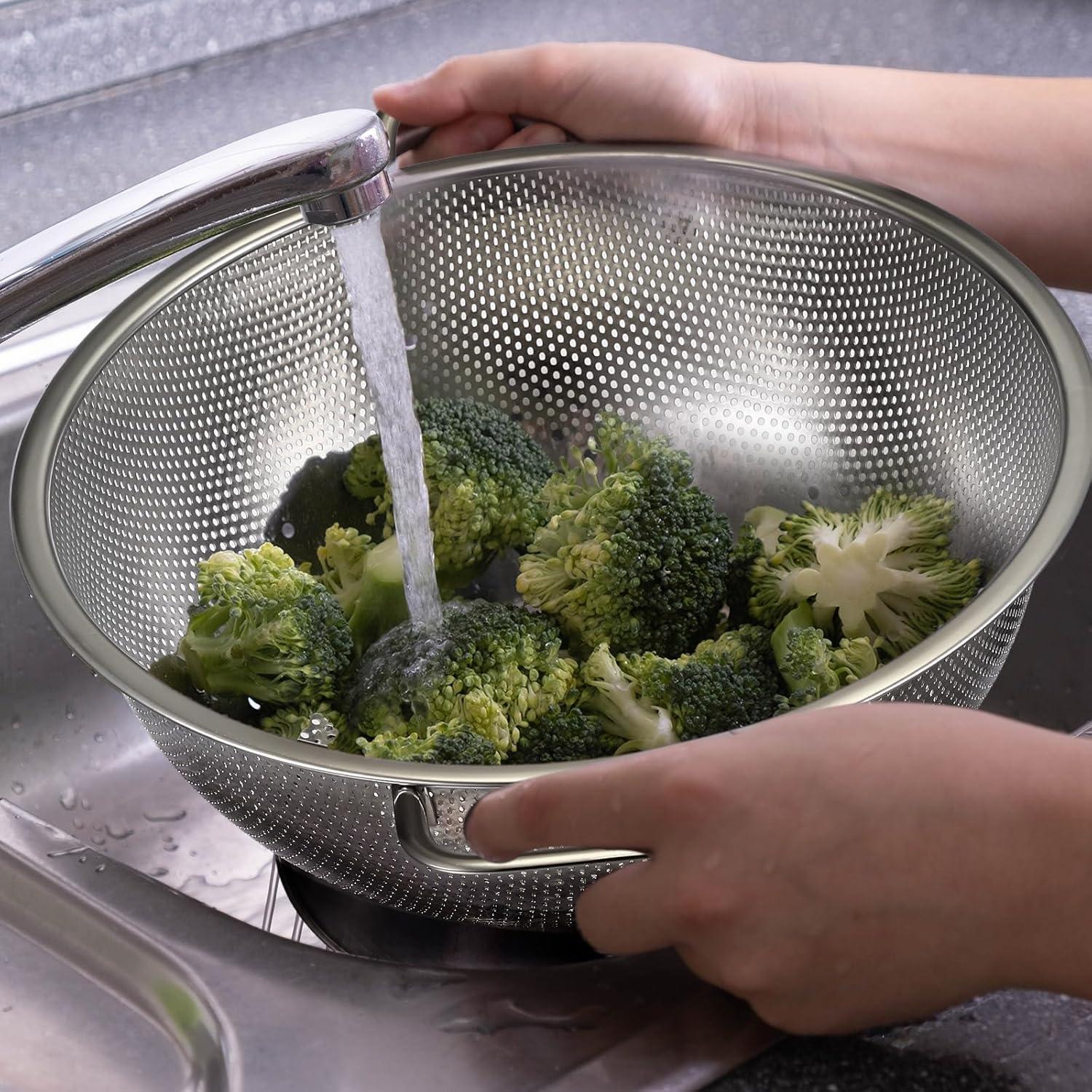 MíU 3-PIECE STAINLESS STEEL COLANDER SET