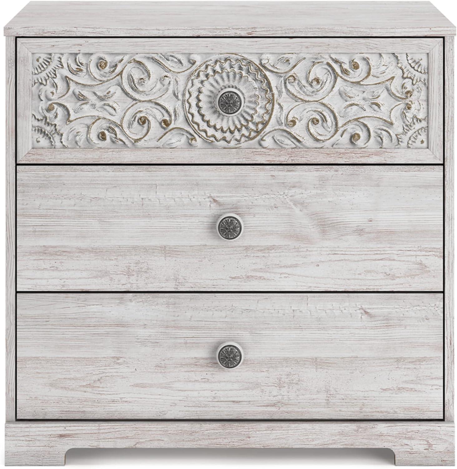 Whitewashed Medallion 3-Drawer Coastal Chest in White