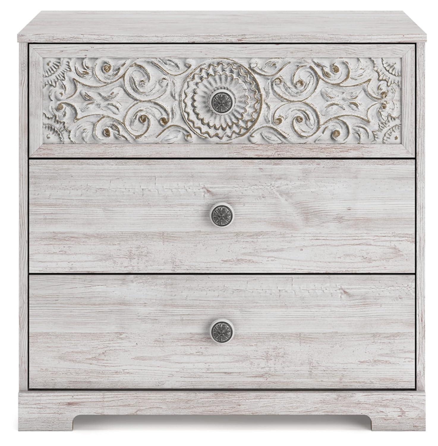 Whitewashed Medallion 3-Drawer Coastal Chest in White