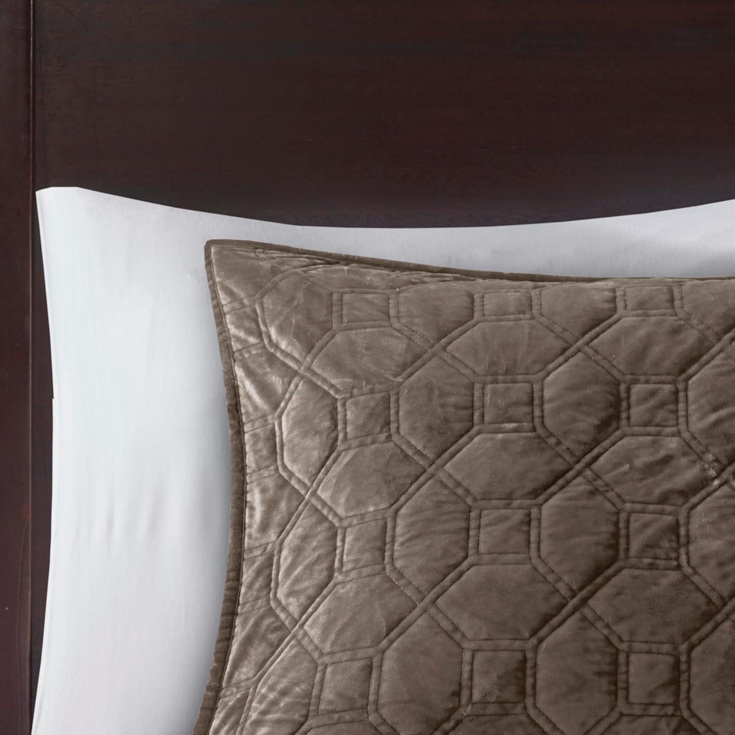 Harper 3 Piece Velvet Quilt Set