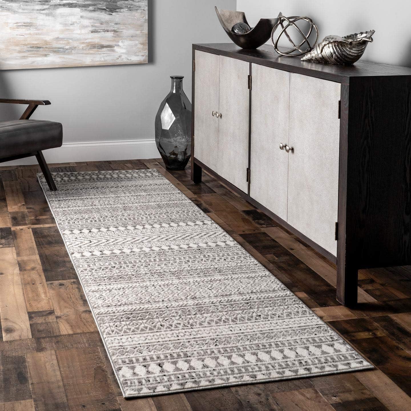 Catherina Gray Geometric Patterned 7x9 Area Rug