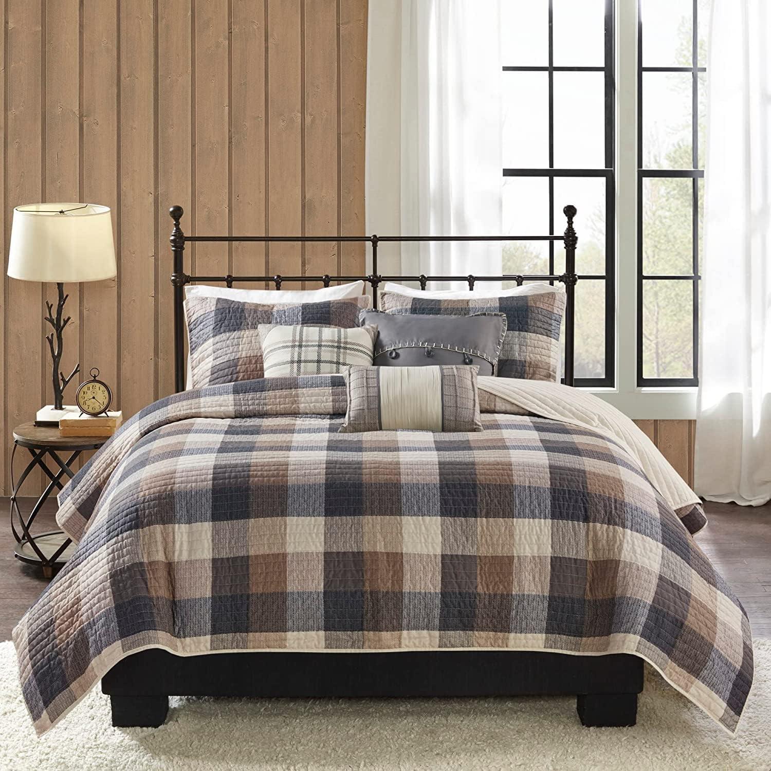 Madison Park Ridge 6 Piece Printed Herringbone Quilt Set with Throw Pillows
