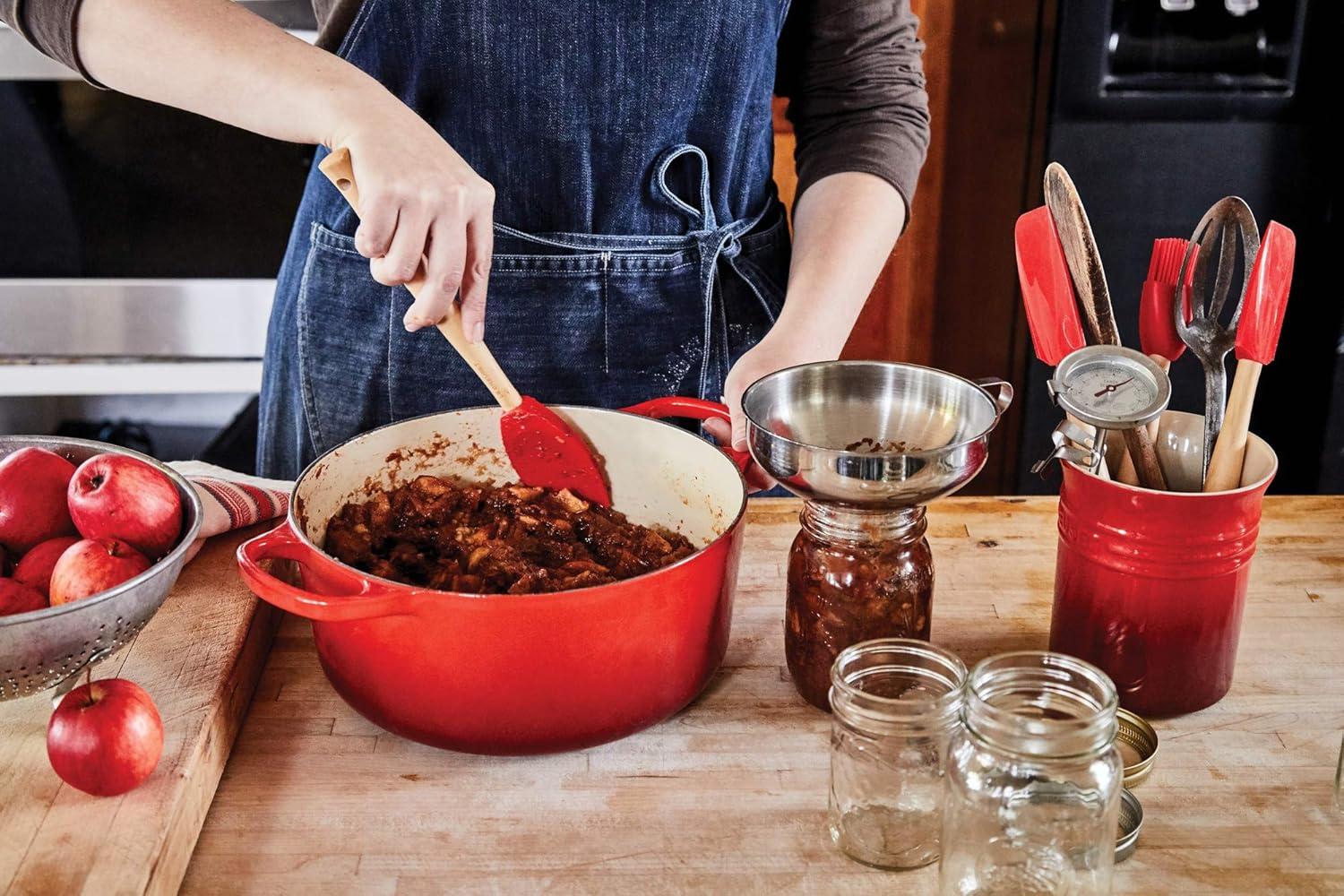 Le Creuset Silicone 5 piece Utensil Set with Crock