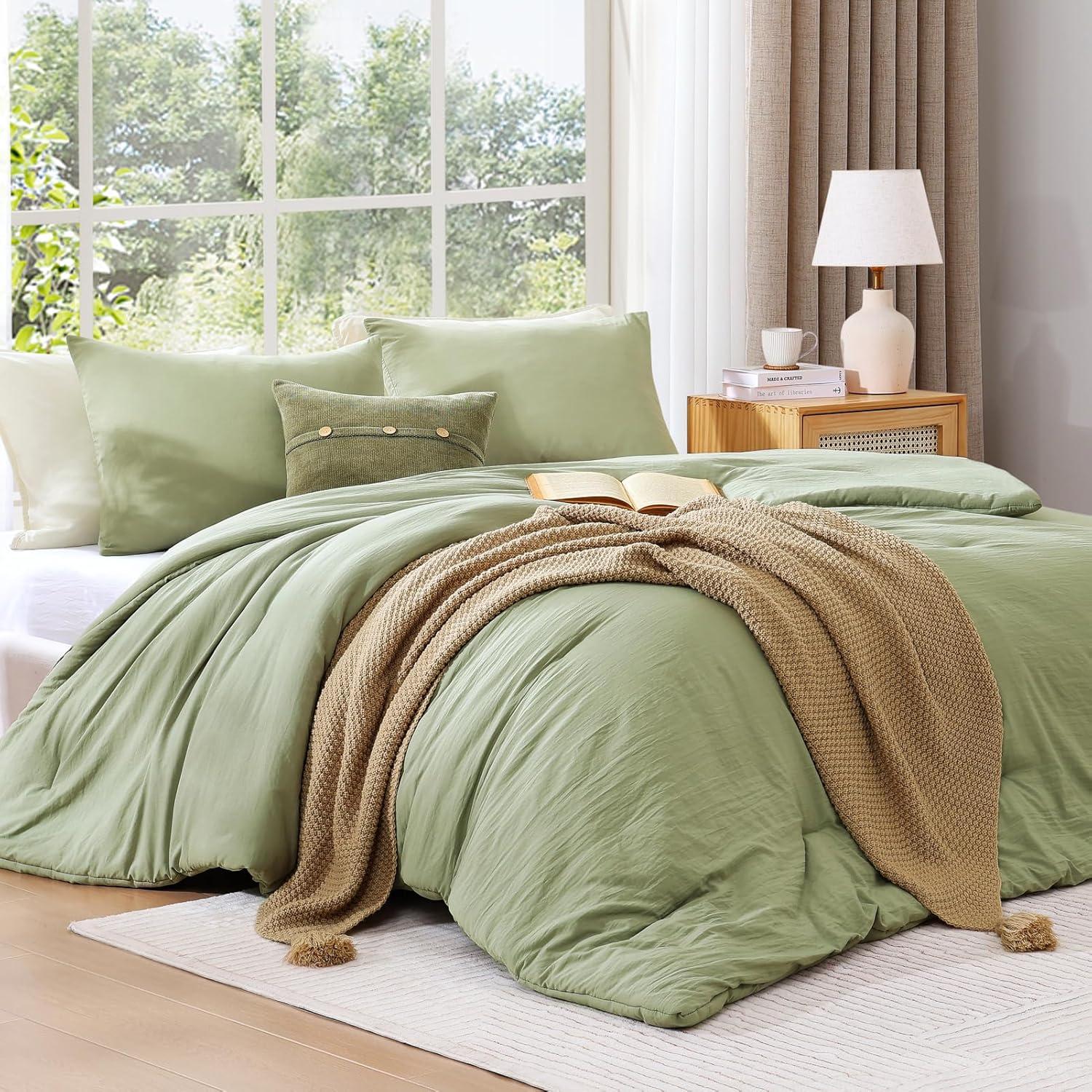 Sage Green Microfiber Full Comforter Set with Pillowcases