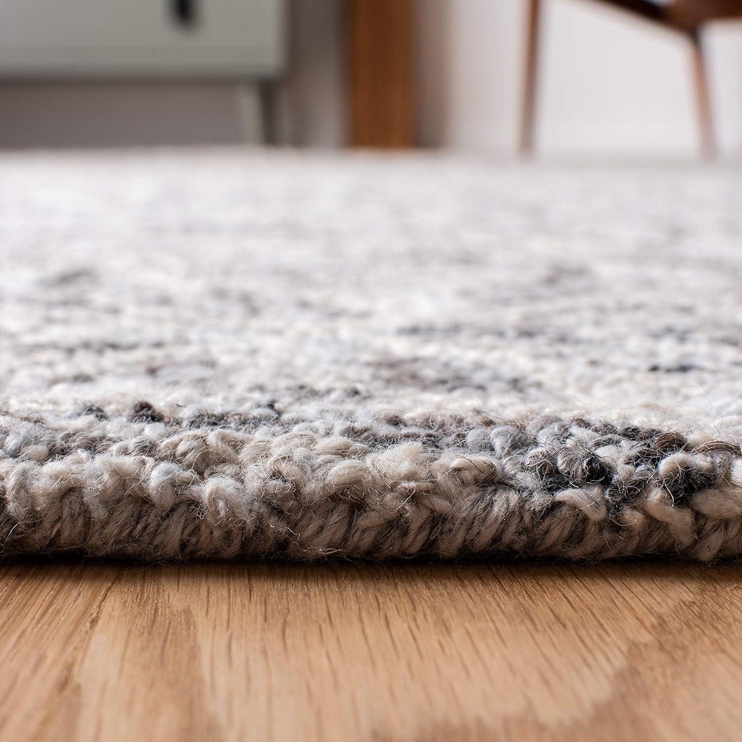 Abstract ABT631 Hand Tufted Area Rug - Grey/Beige - 6'x9' - Safavieh.