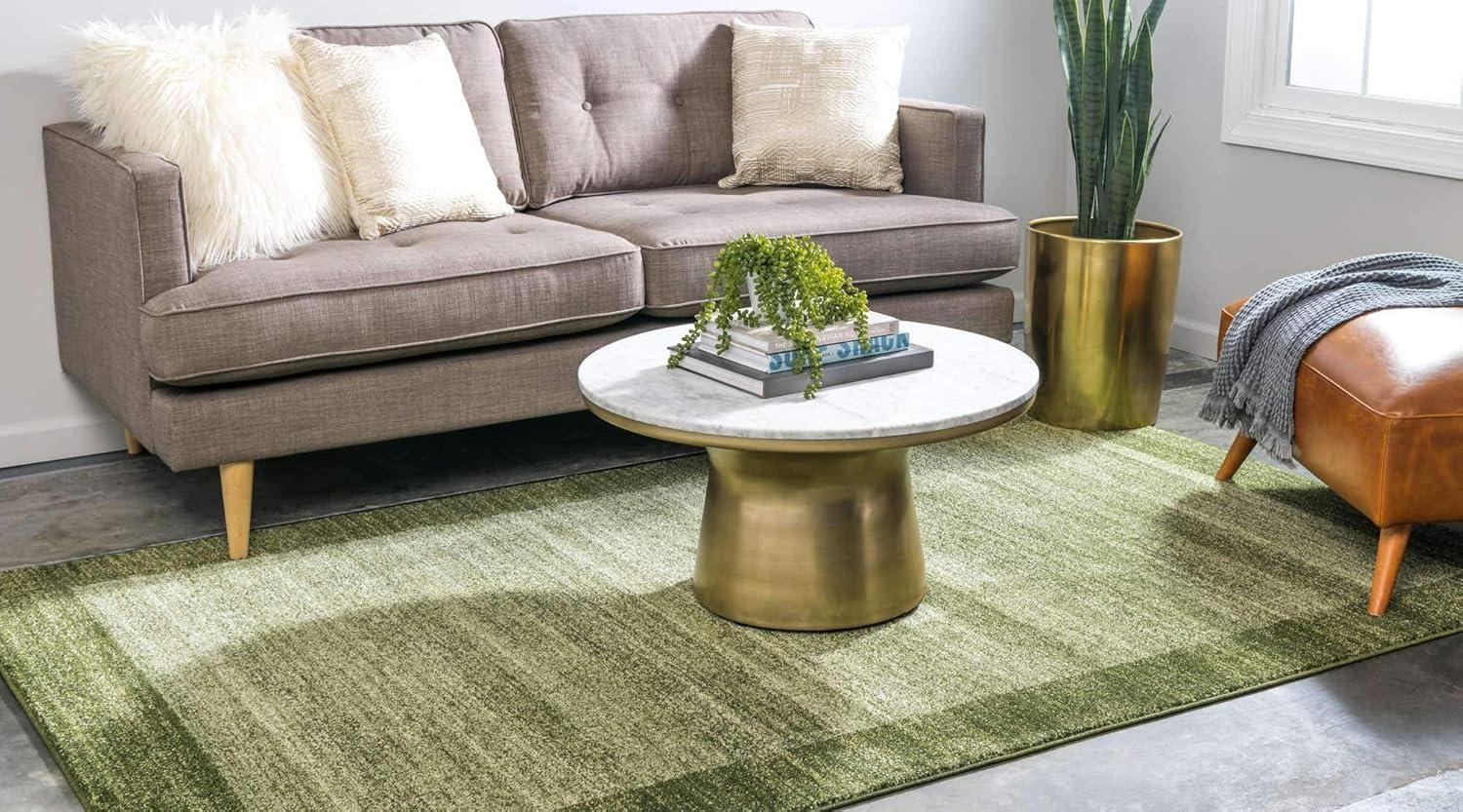 Easy-Care Tufted Synthetic 6' x 9' Rectangular Rug in Green