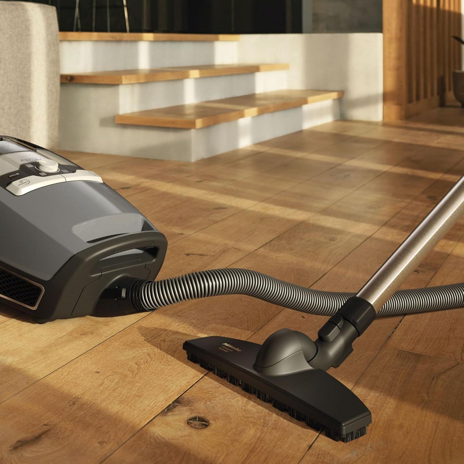 Blizzard CX1 Canister Vacuum