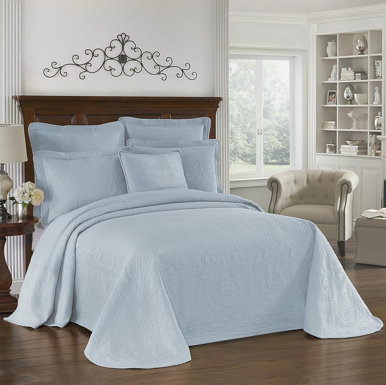 Historic Charleston King Charles Matelasse Traditional Cotton Floral Coverlet