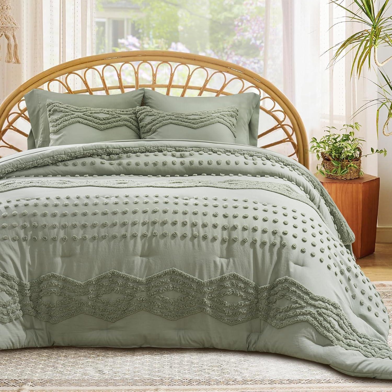 WURUIBO Tufted Shabby Chic 7 Piece Comforter Set - King Size, Soft Microfiber Boho Farmhouse Bedding - Green Jacquard Comforter, Sheets and Bedding Set for All Season