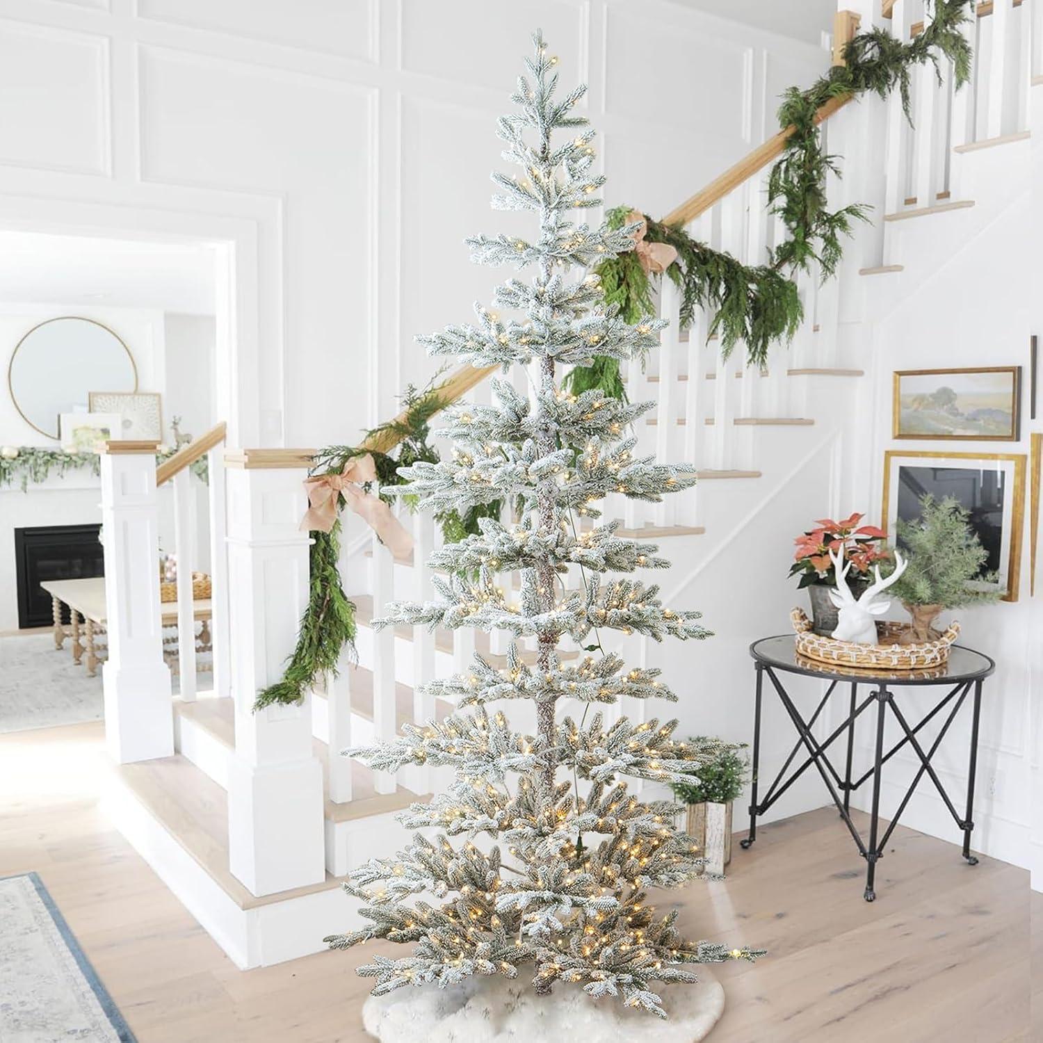 Glitz Design Glitzhome 9ft Deluxe Pre-Lit Flocked Pine Artificial Christmas Tree with 650 Warm White