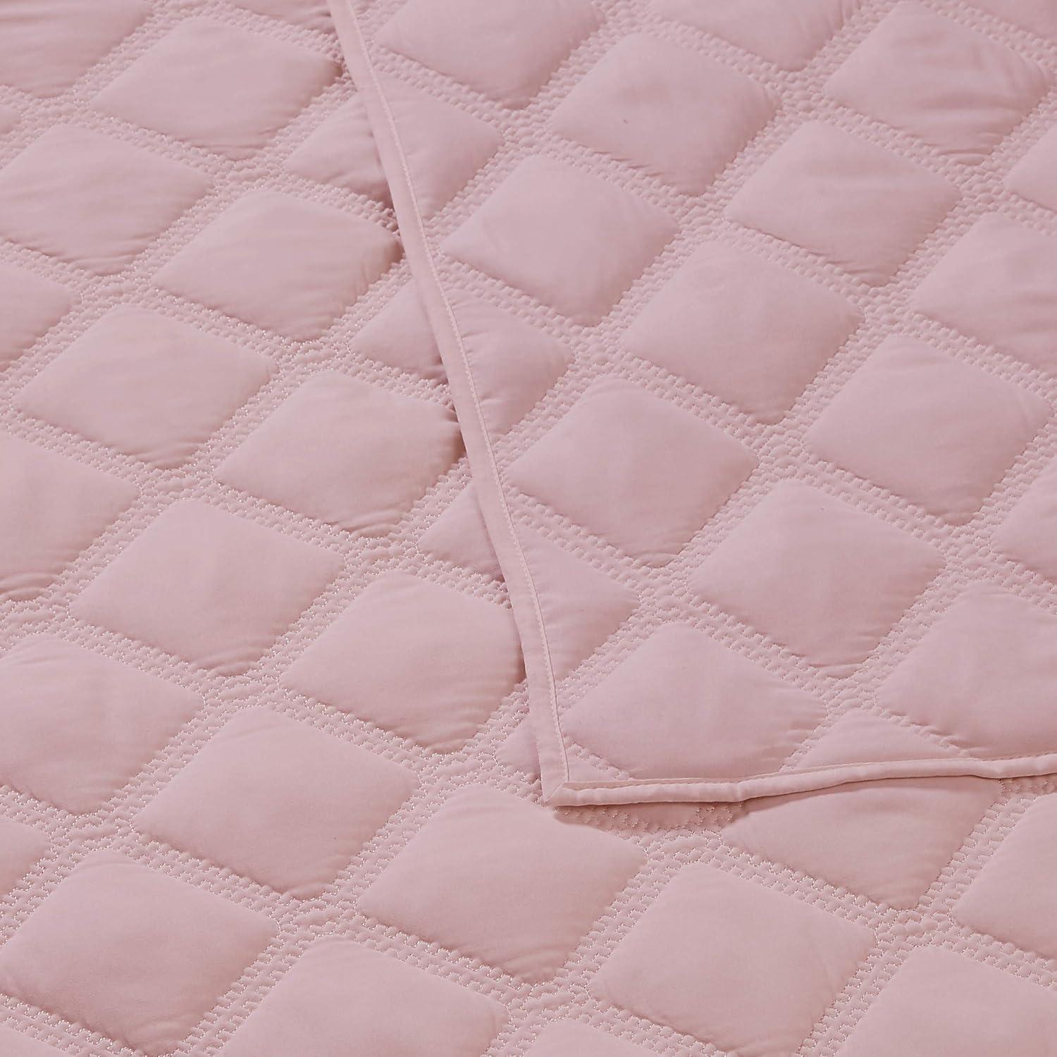 Truly Soft Everyday 3D Puff Quilted Blush Full/Queen 3 Piece Quilt Set