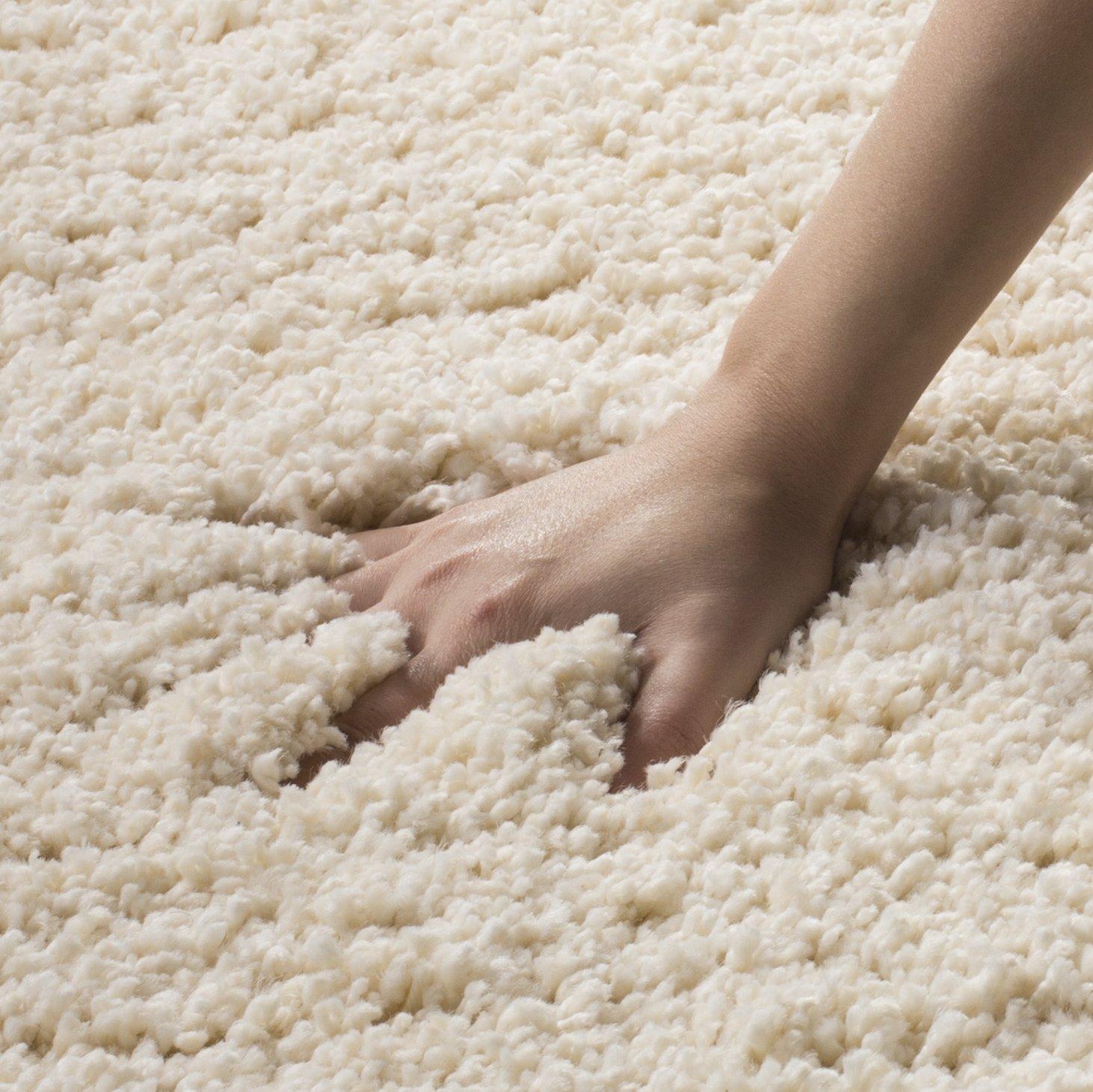 California Shag SG151 Power Loomed Indoor Area Rug - Ivory - 6'7" Round - Safavieh