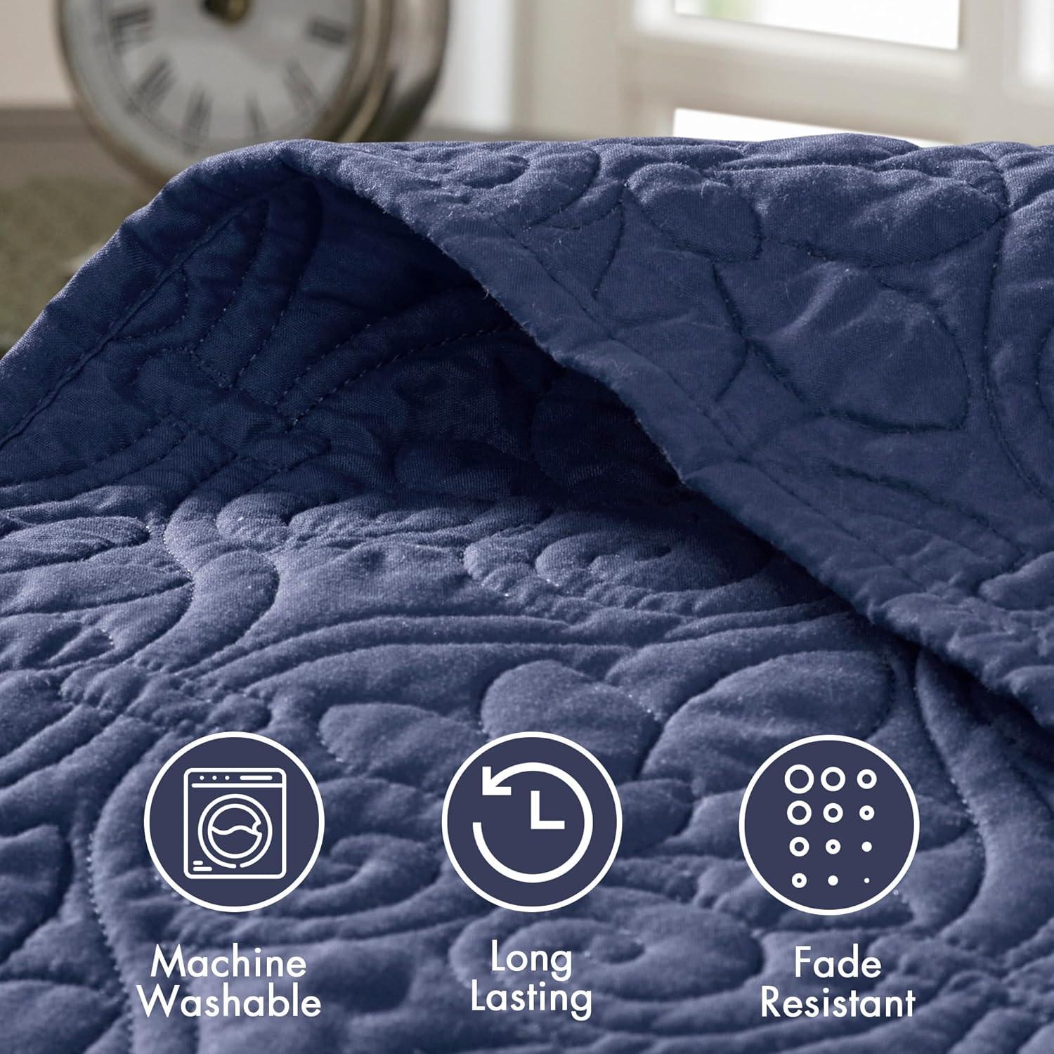 Quebec Reversible Bedspread Set