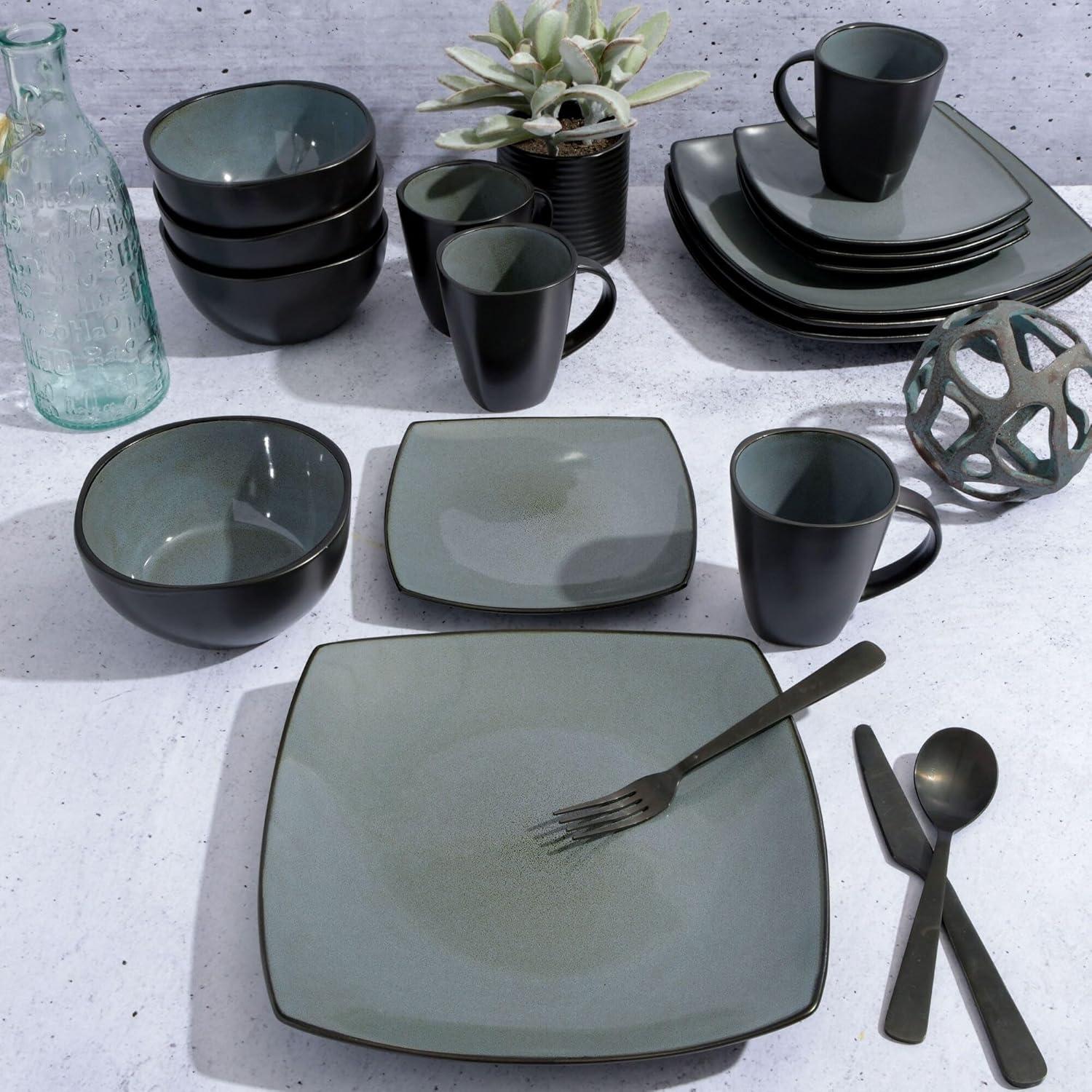Dinnerware Set