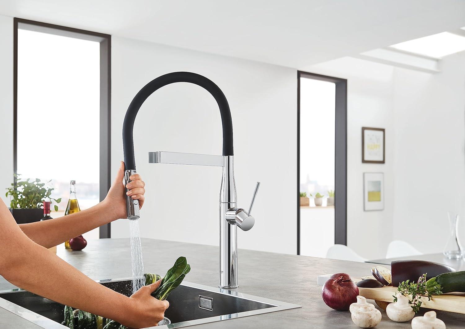 Modern Chrome Kitchen Faucet with 360° Swivel and Pull-Down Spray