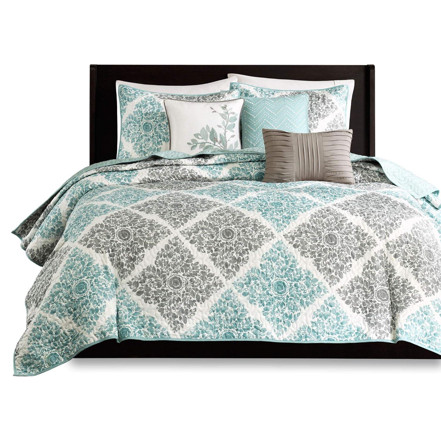 Madison Park 6 Piece Printed Quilt Set with Throw Pillows