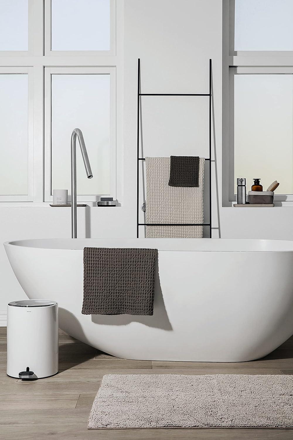 Ara Toothbrush Holder