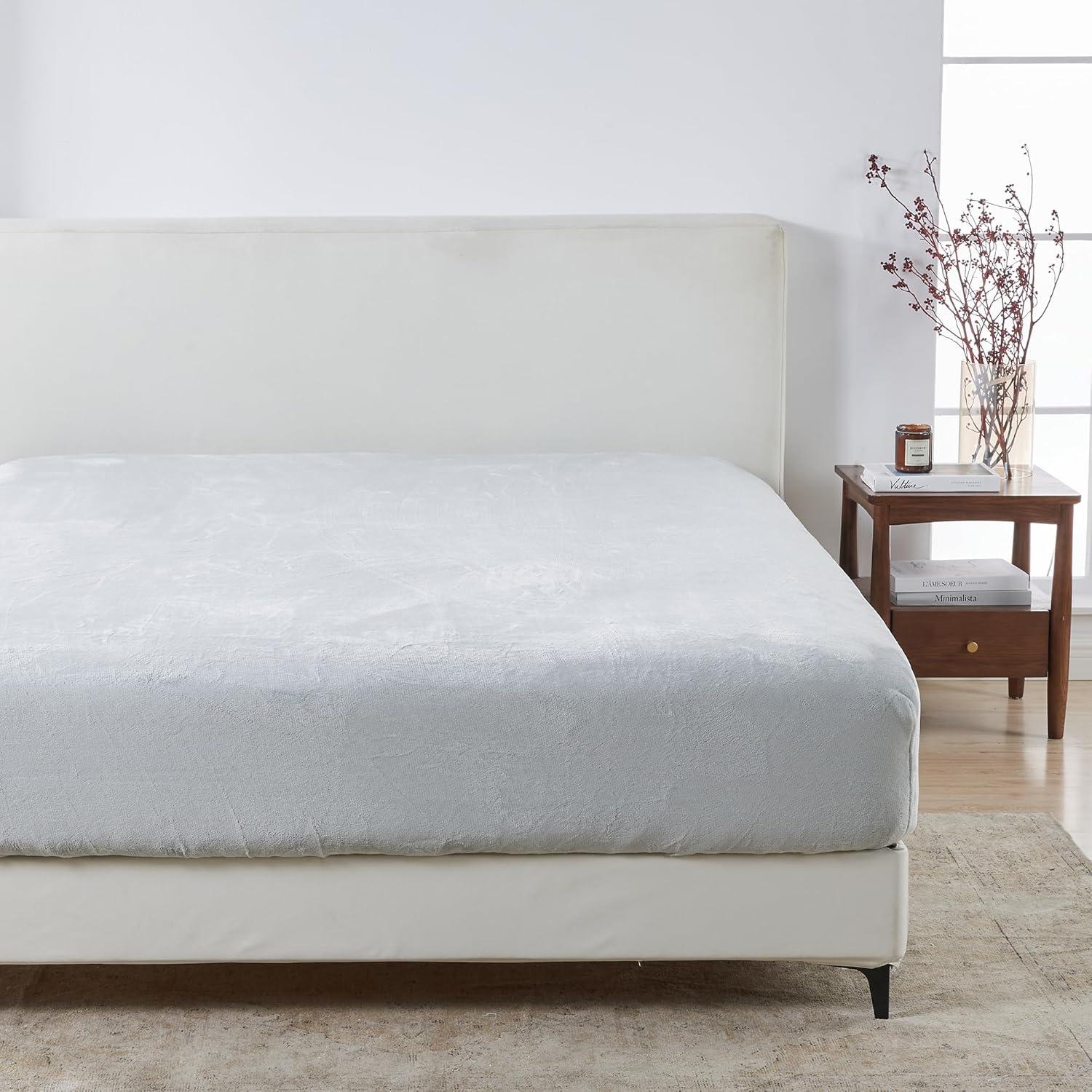 Great Bay Home Fitted Sheet - Ultra Soft Velvet Plush - California King, Light Grey