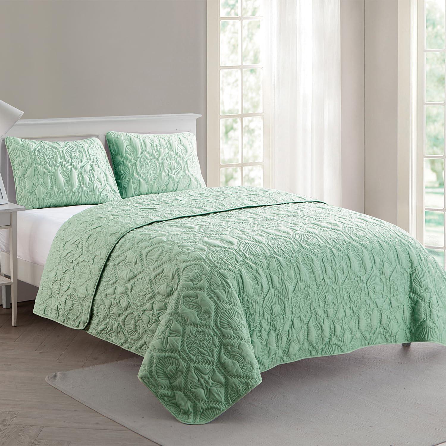 VCNY Shore 3-Piece Embossed Quilt Set