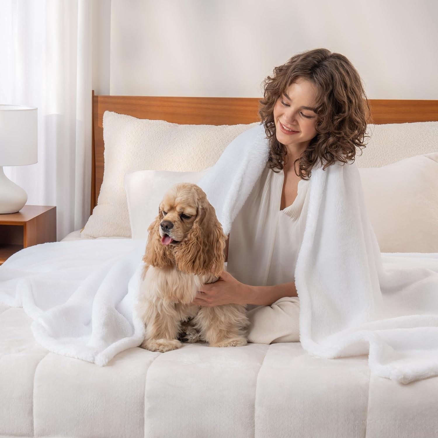 King Size True White Extra-Fluffy Plush Blanket