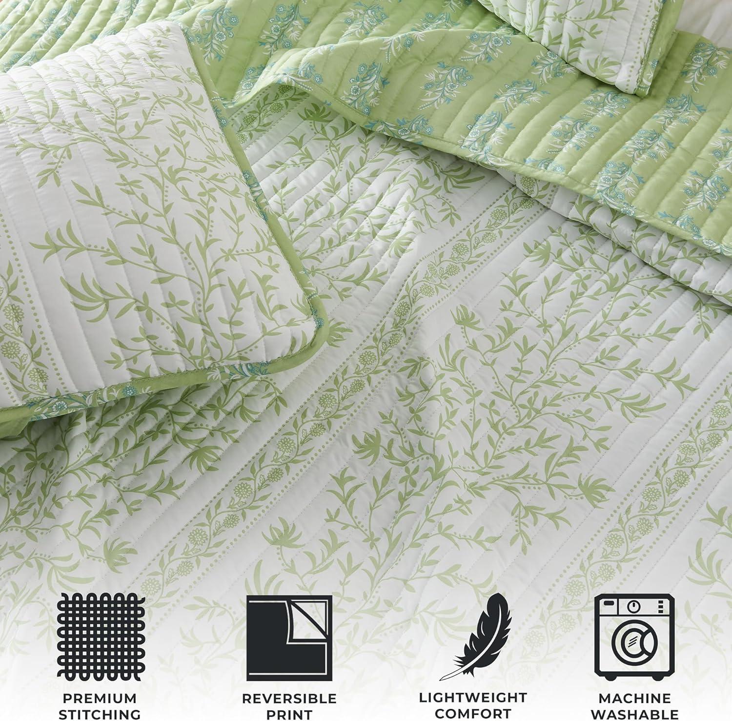 FreshFolds Dainty Floral Reversible Quilt Set with Shams