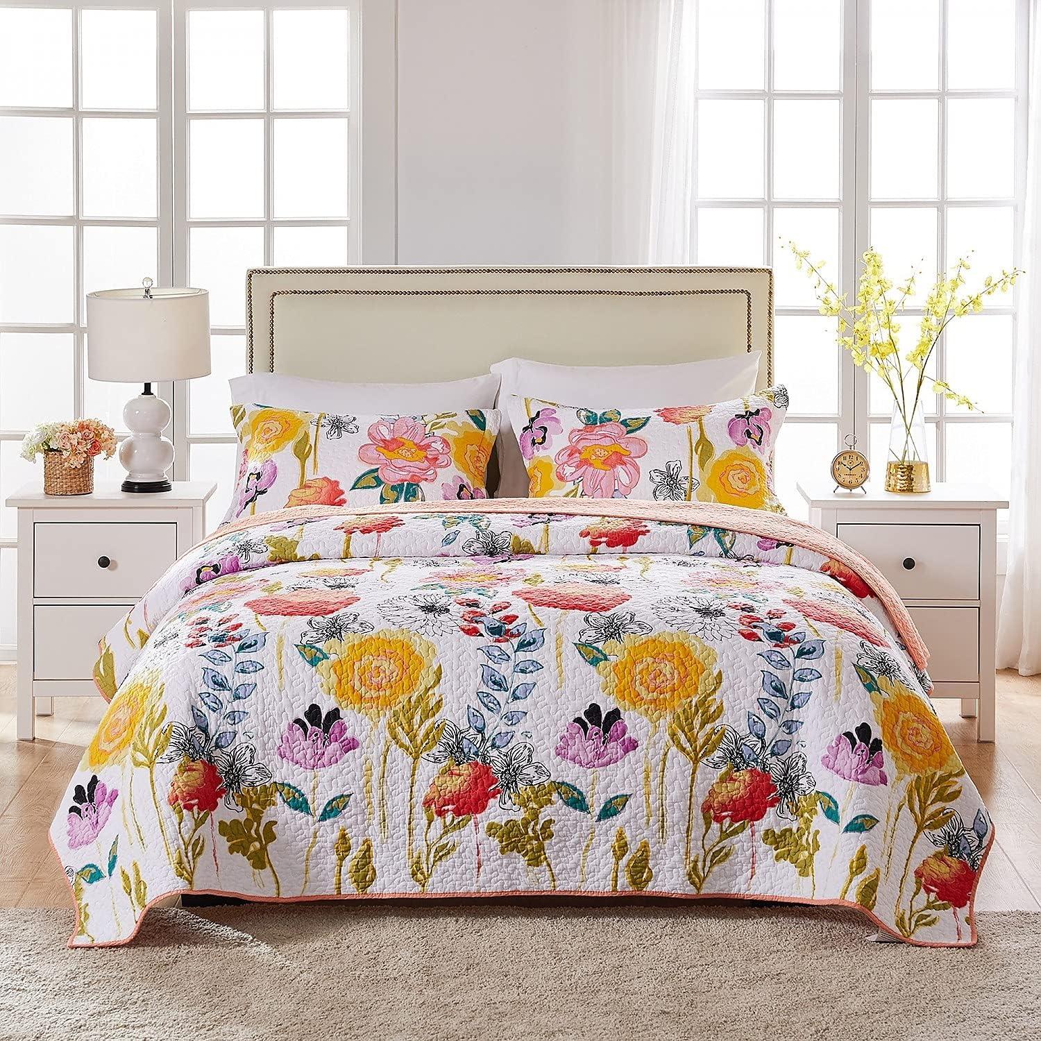 Greenland Home Fashions Watercolor Dream Quilt & Sham Set