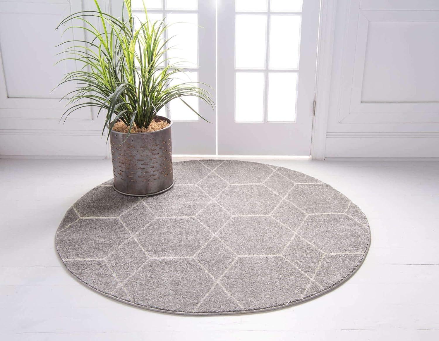 6' Round Light Gray Synthetic Trellis Easy-Care Rug