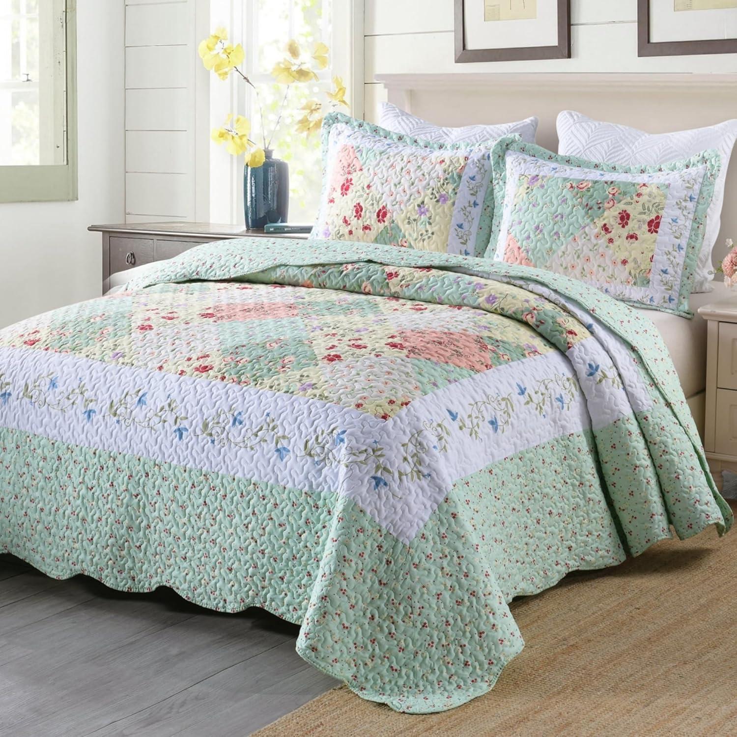 MarCielo Floral Quilt Set